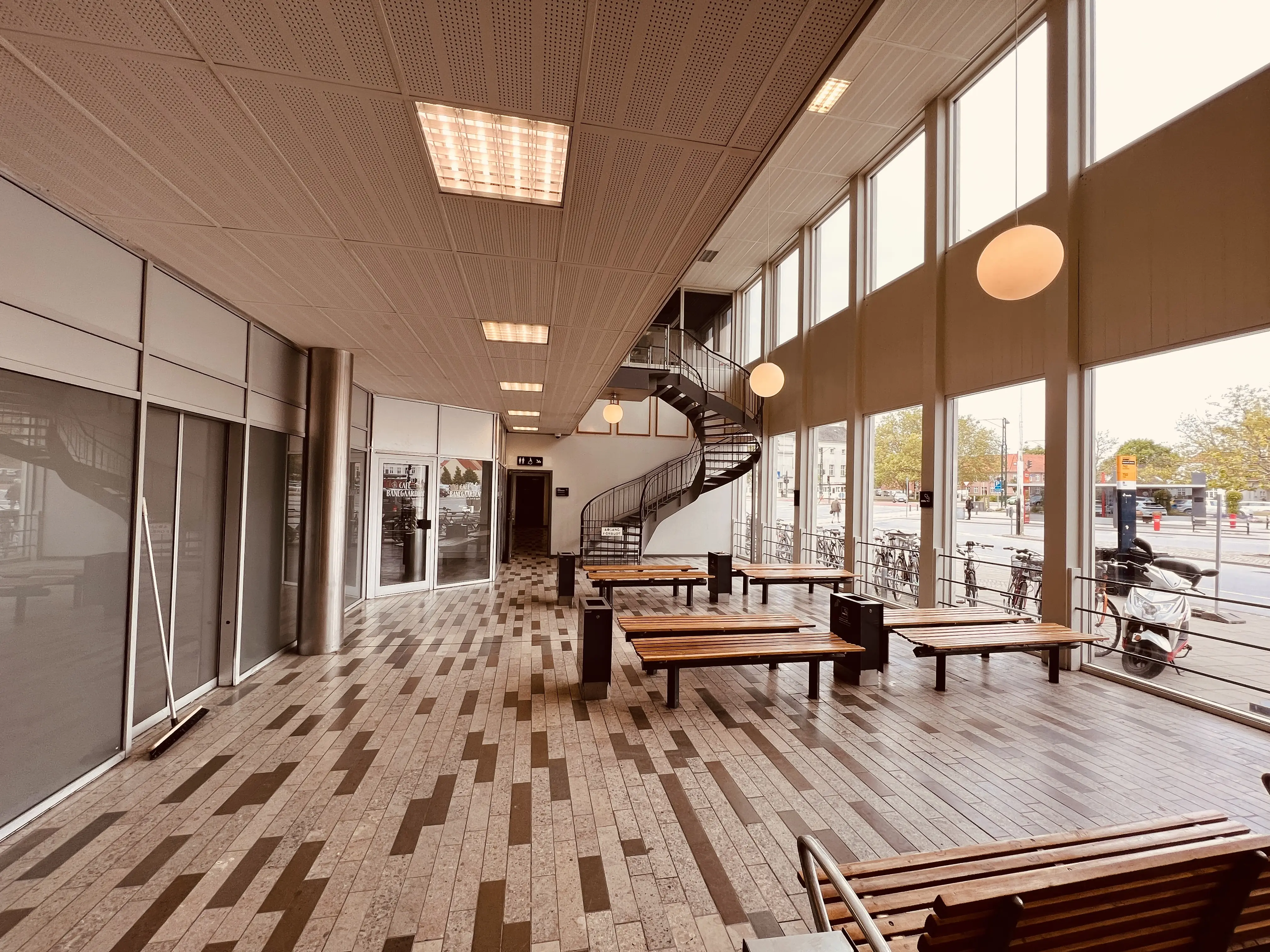 Billede af Nykøbing Falster Station.
