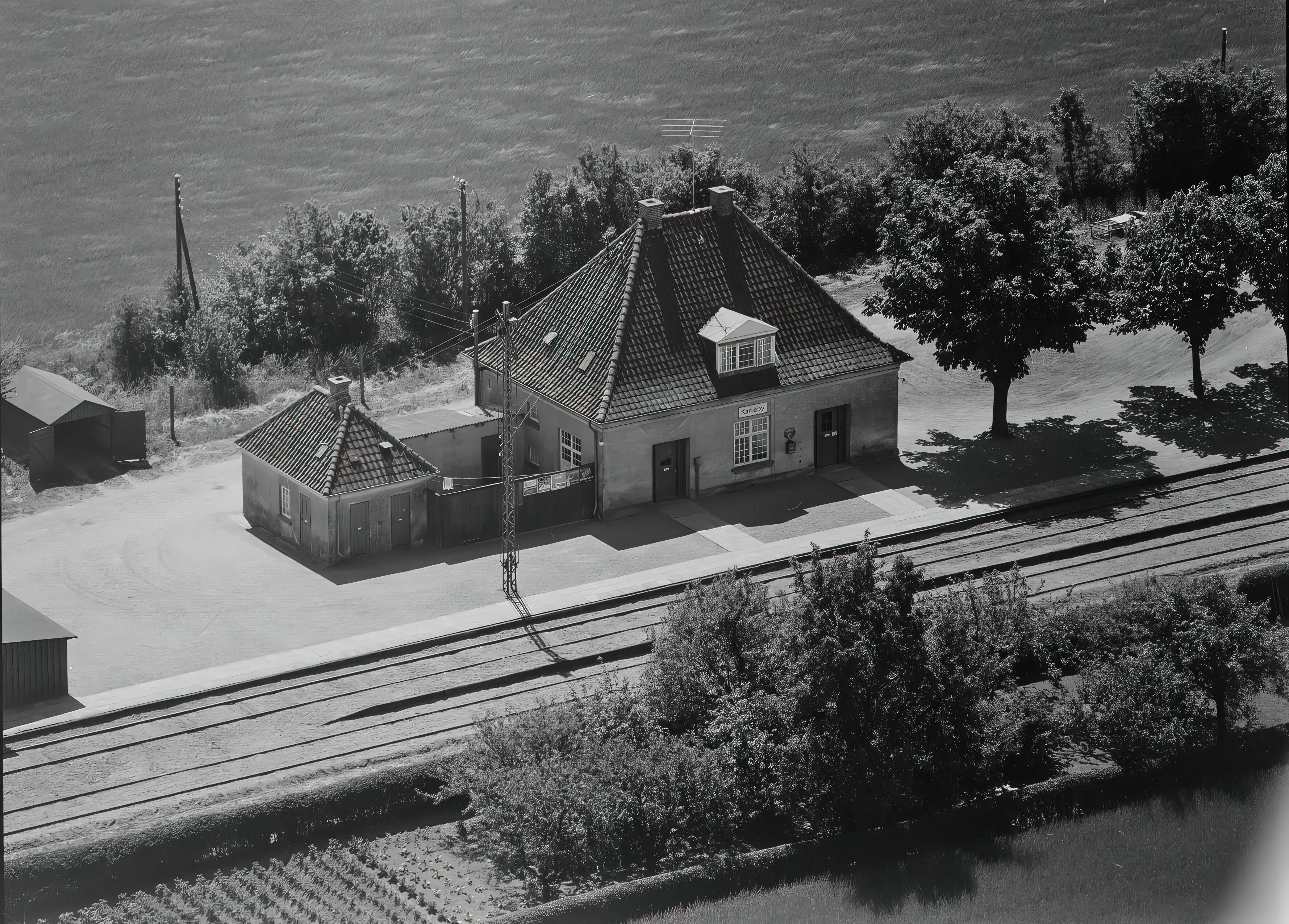 Billede af Karleby Station. Billede af Karleby Station.