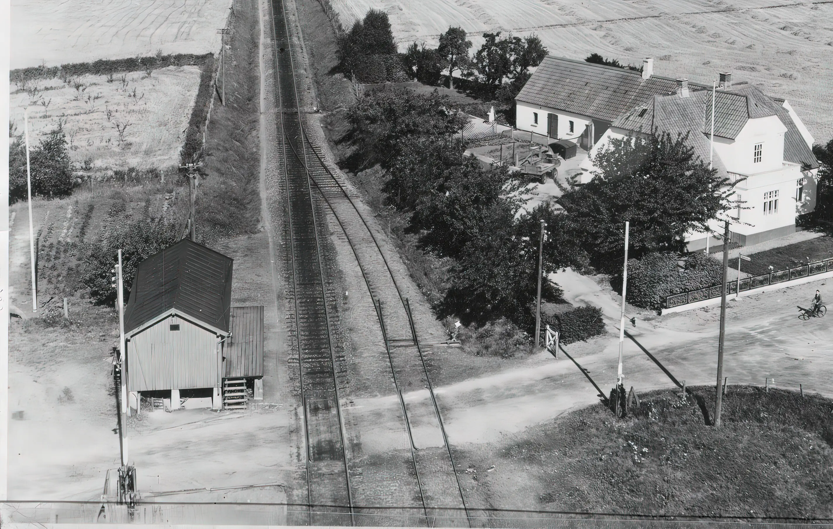 Billede af Avnede Holdeplads’ varehus. Billede af Avnede Holdeplads’ varehus.