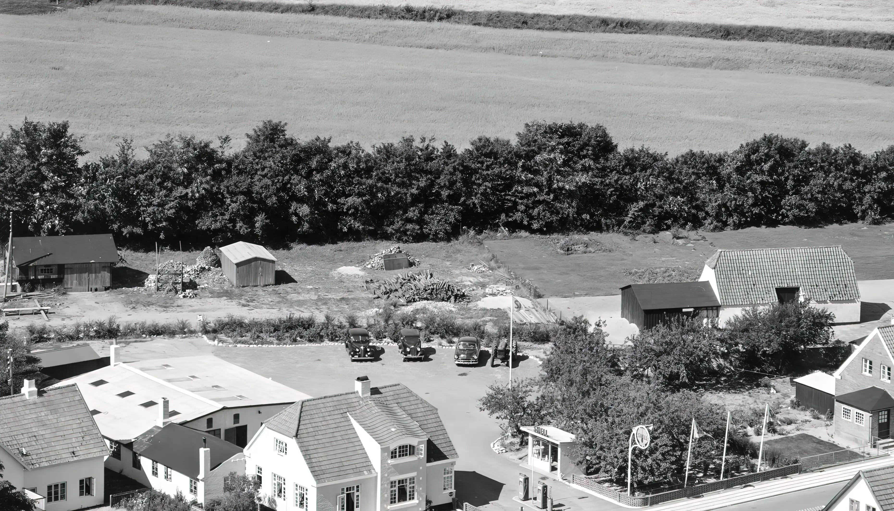 Billede af Østermarie Stations varehuse. Billede af Østermarie Stations varehuse.