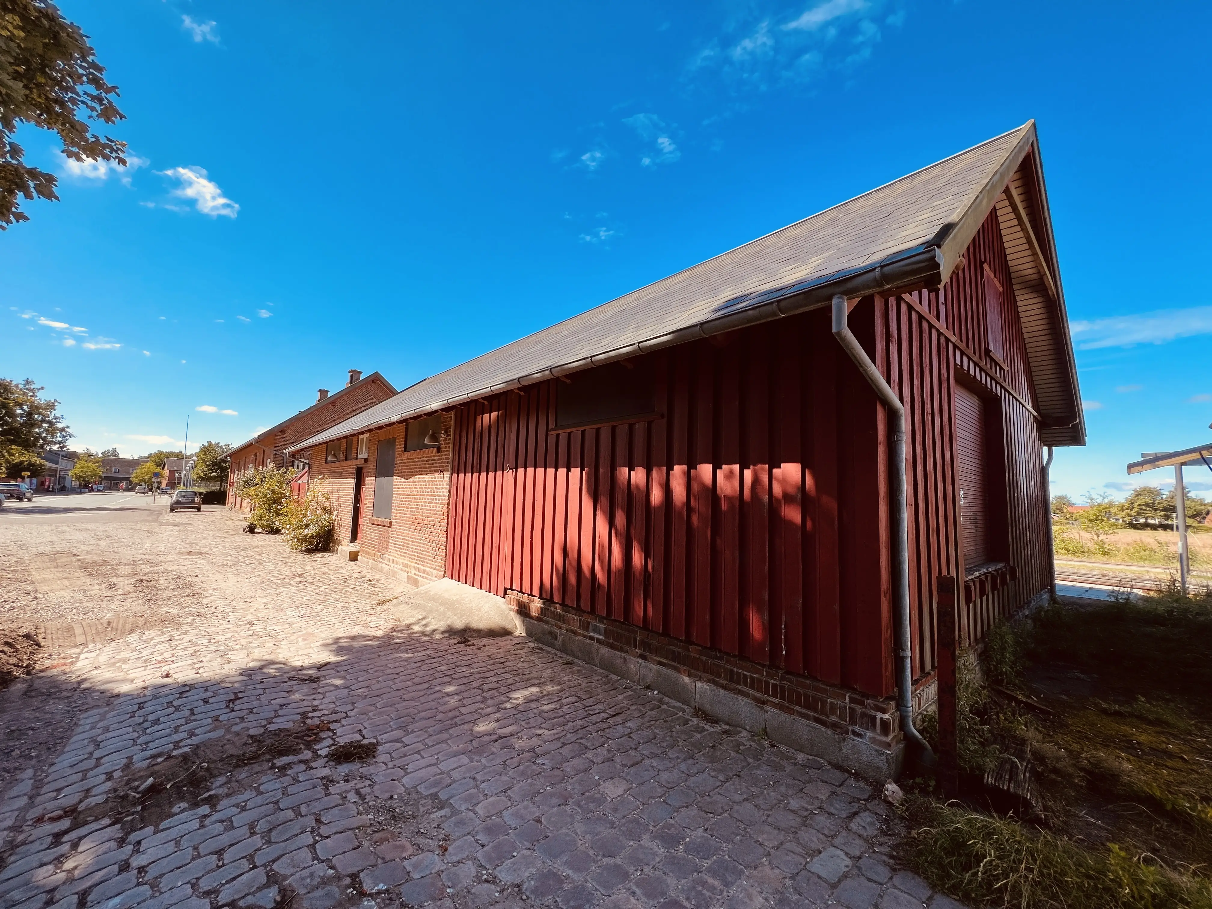 Billede af Gredstedbro Stations varehus. Billede af Gredstedbro Stations varehus.