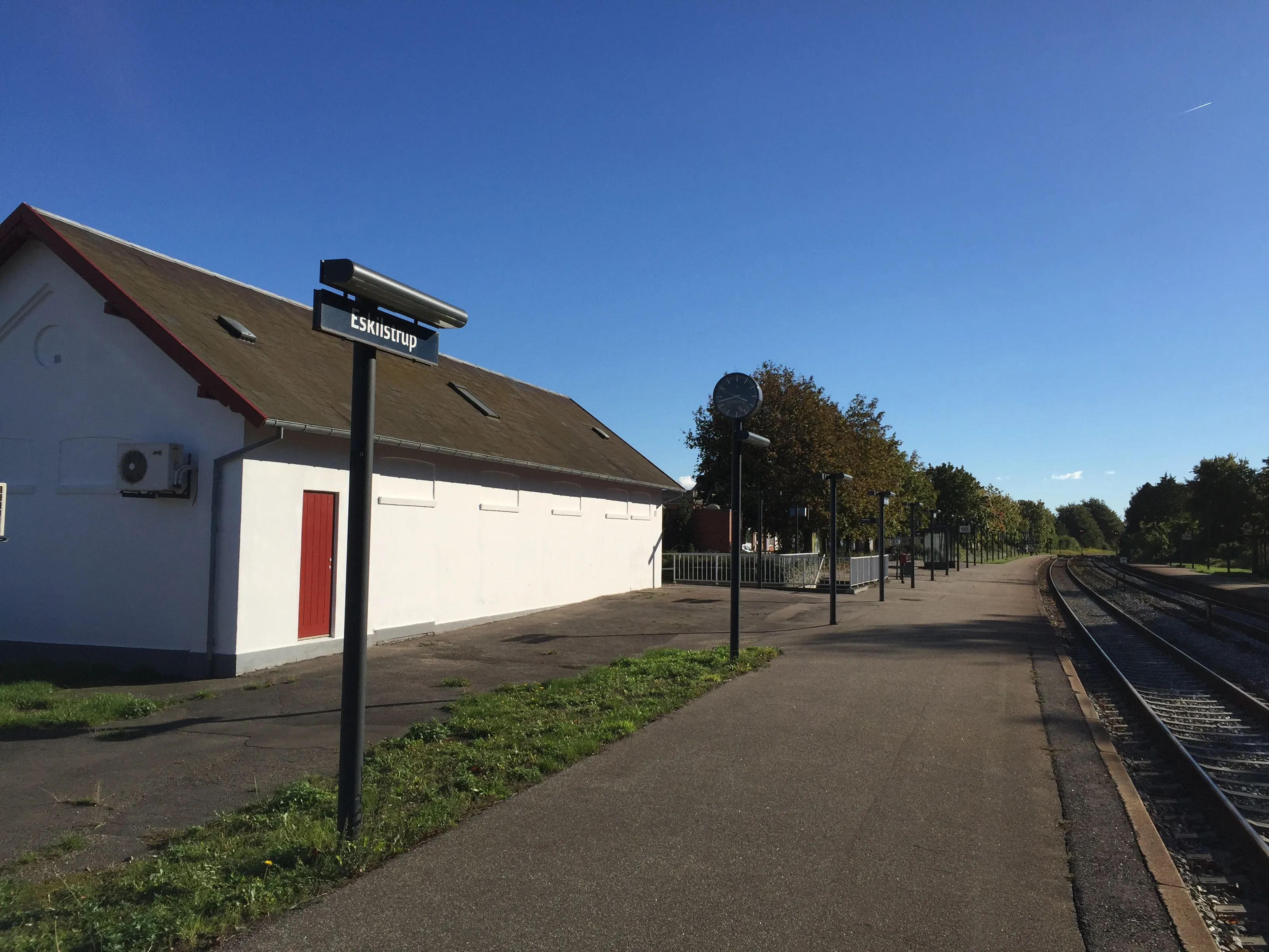 Billede af Eskilstrup Stations varehus.