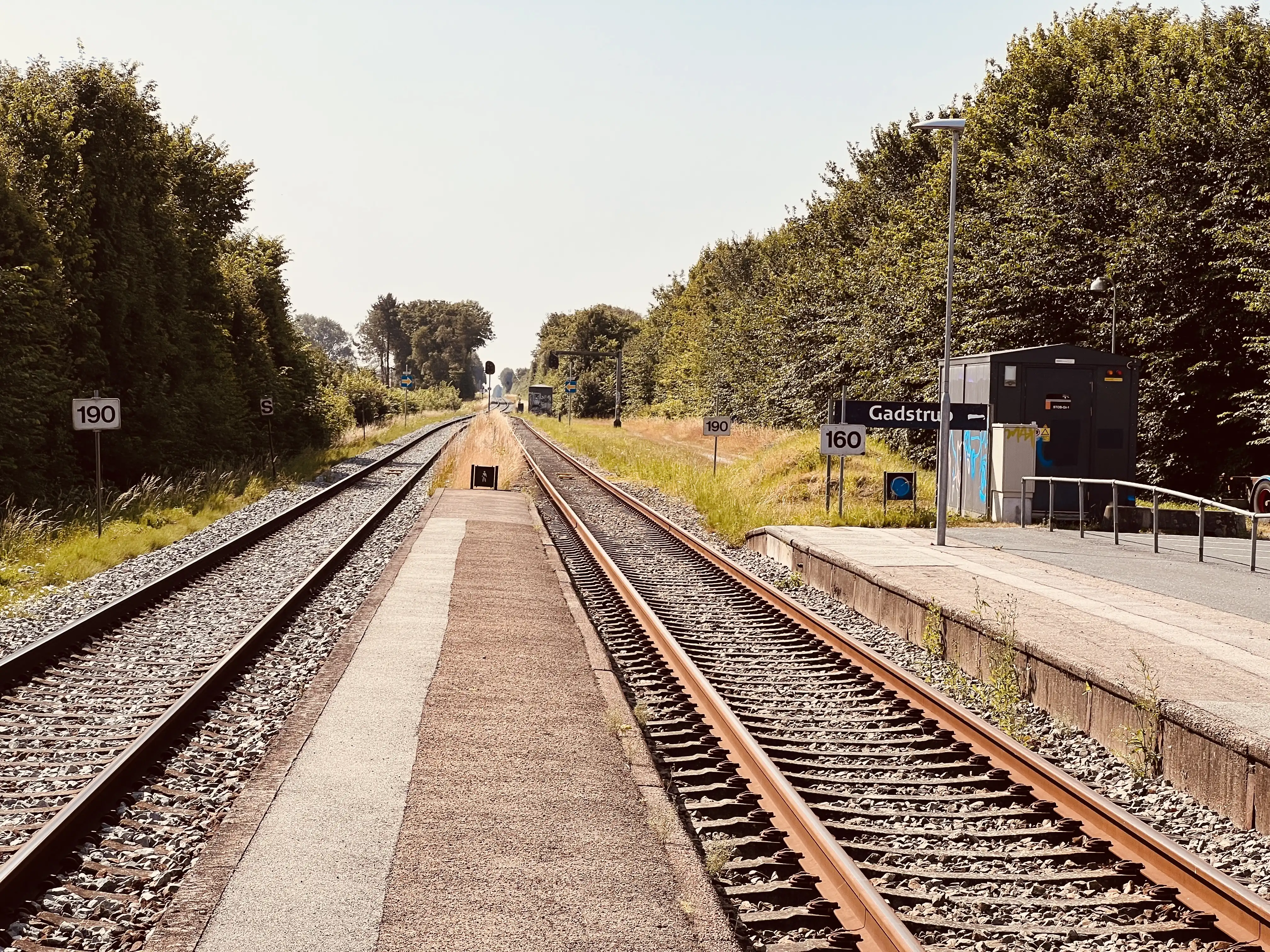Billede af Gadstrup Stations ind og udkørsel. Billede af Gadstrup Stations ind og udkørsel.
