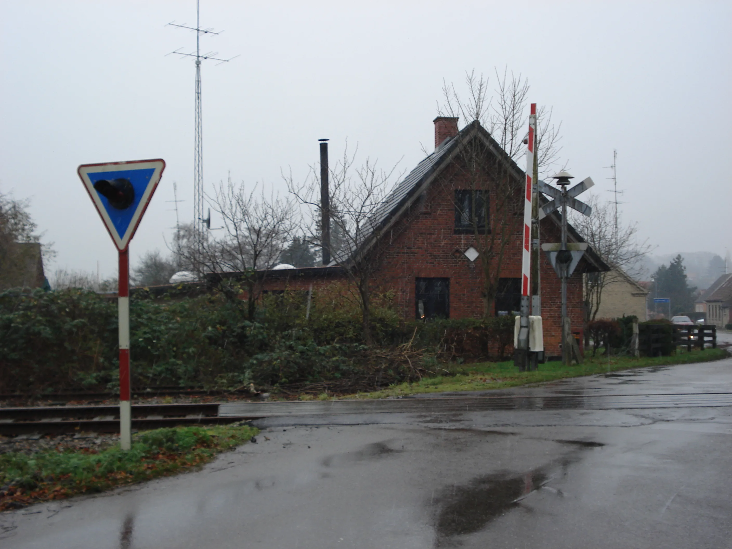 Billede af overkørslen ved Væggerløse Trinbræt. Billede af overkørslen ved Væggerløse Trinbræt.