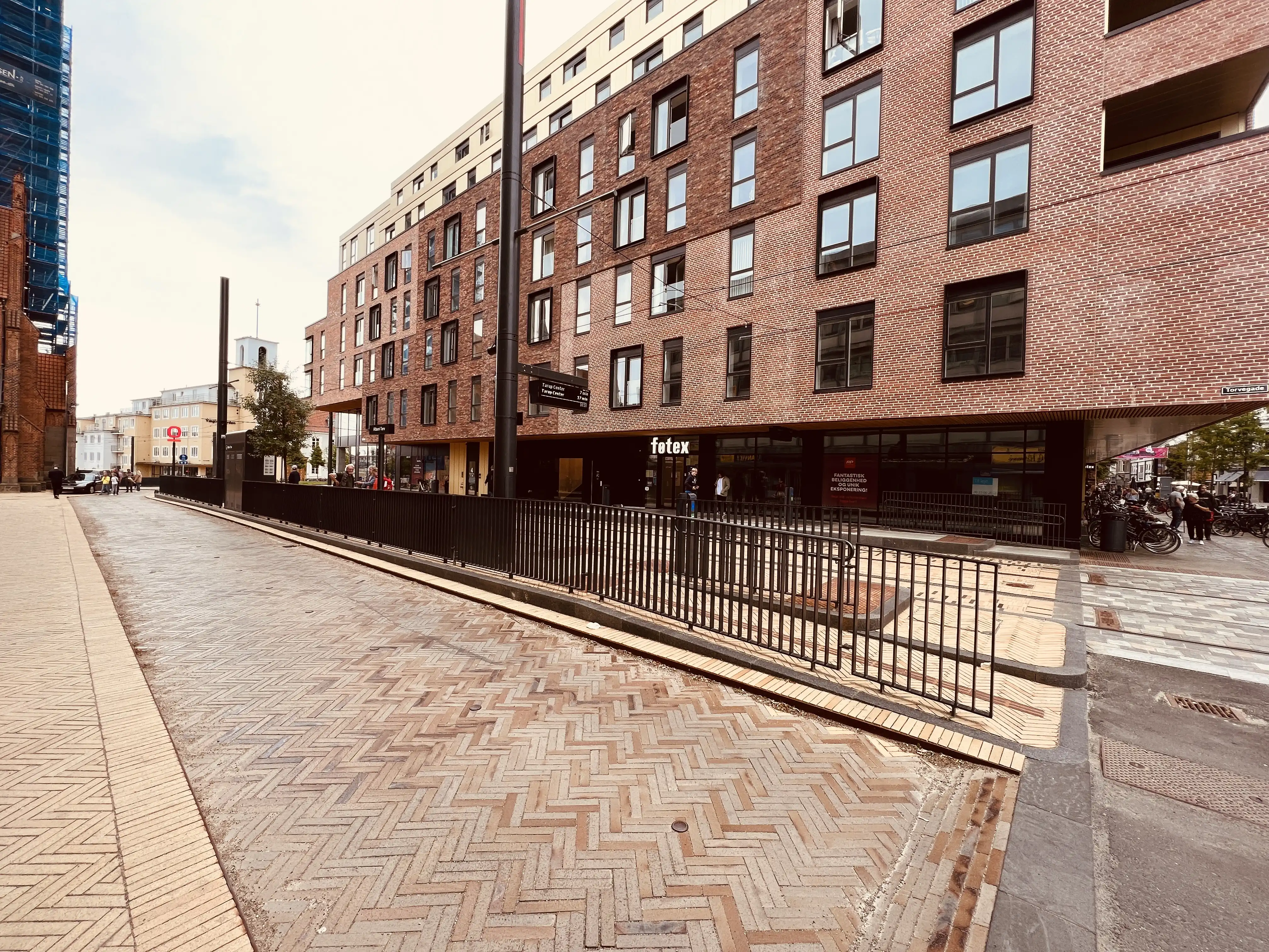 Billede af Albani Torv Letbanestation. Billede af Albani Torv Letbanestation.