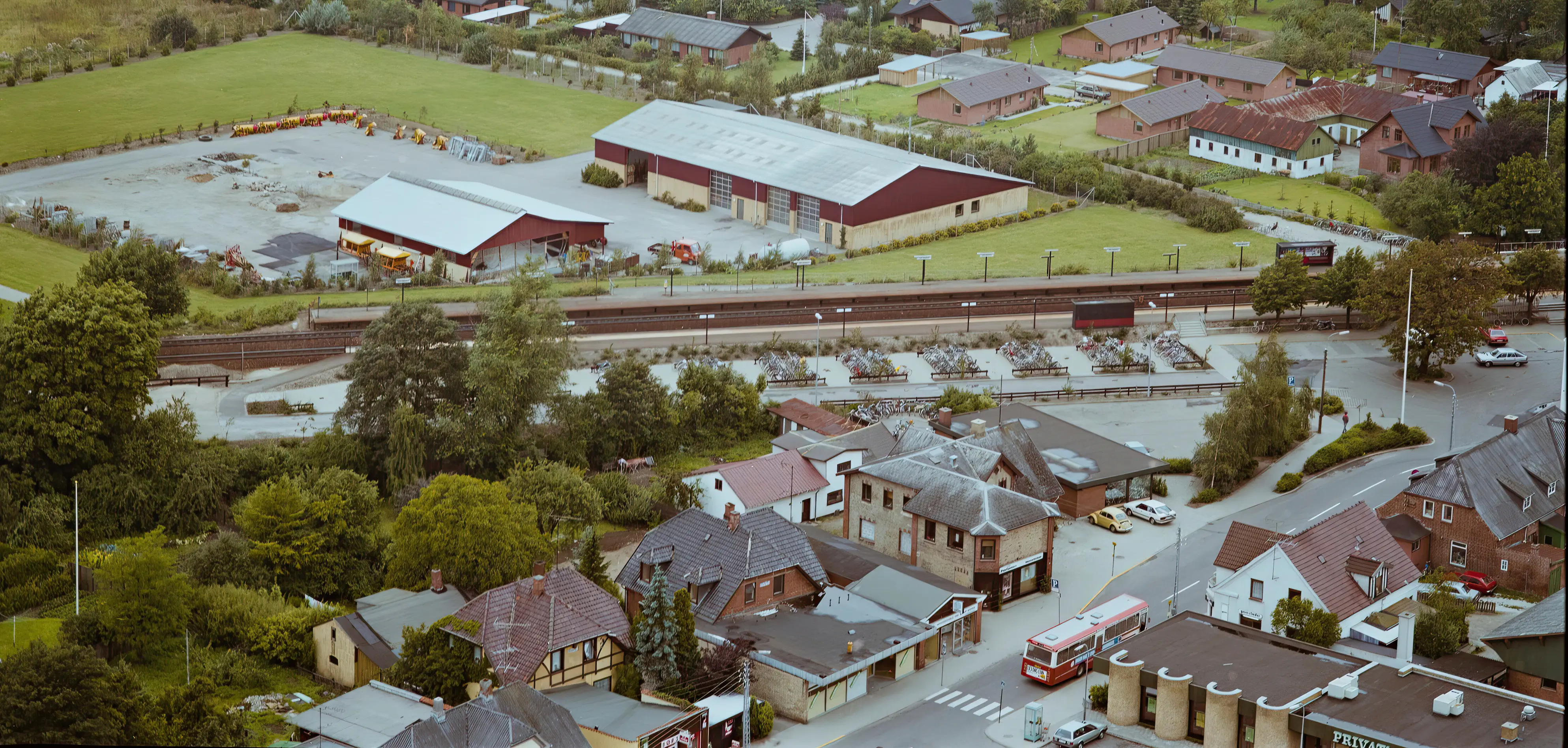 Billede af venteskurene på Viby Sjælland Station. Billede af venteskurene på Viby Sjælland Station.