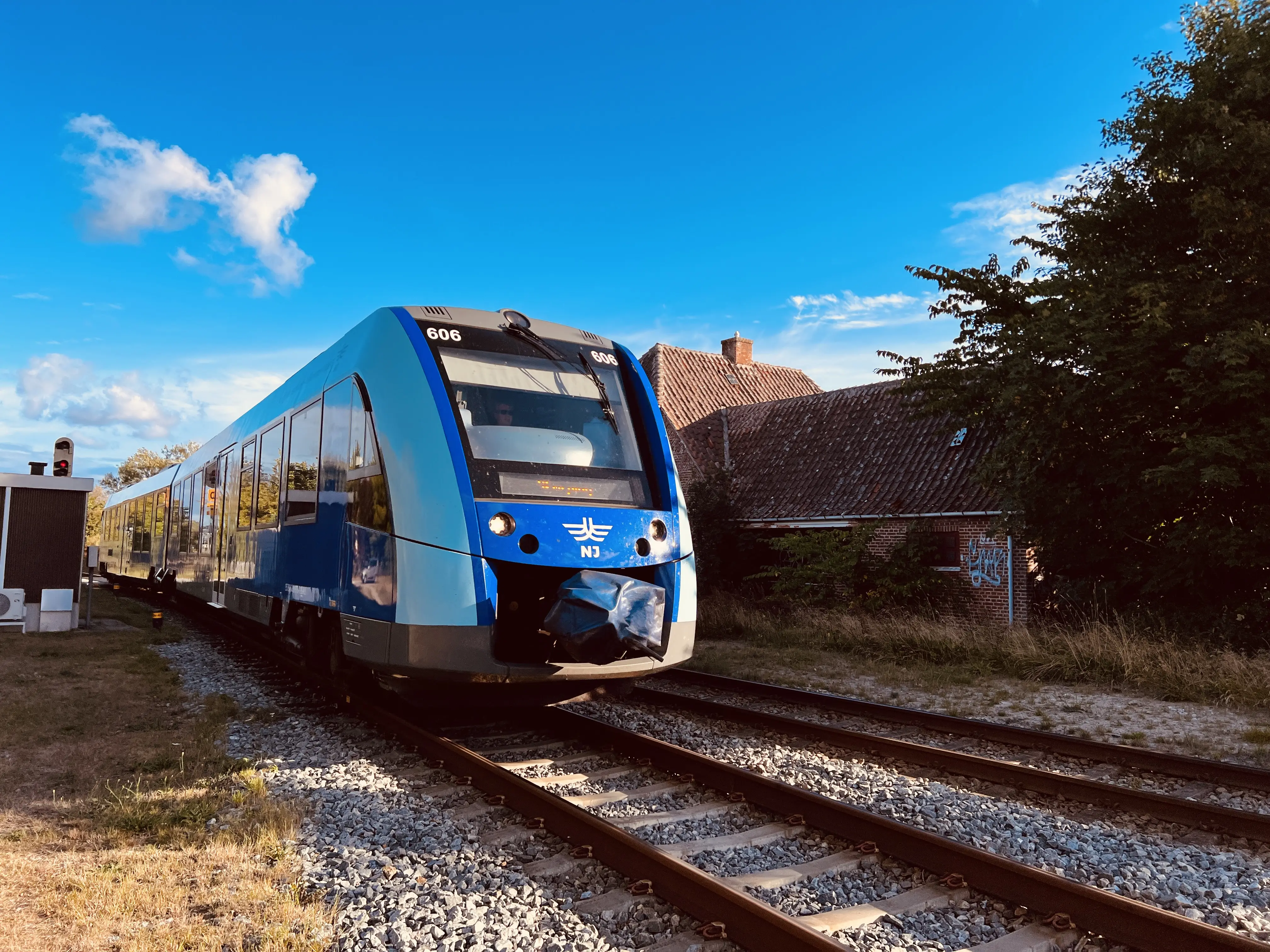 Billede af tog ud for Jerup Station. Billede af tog ud for Jerup Station.