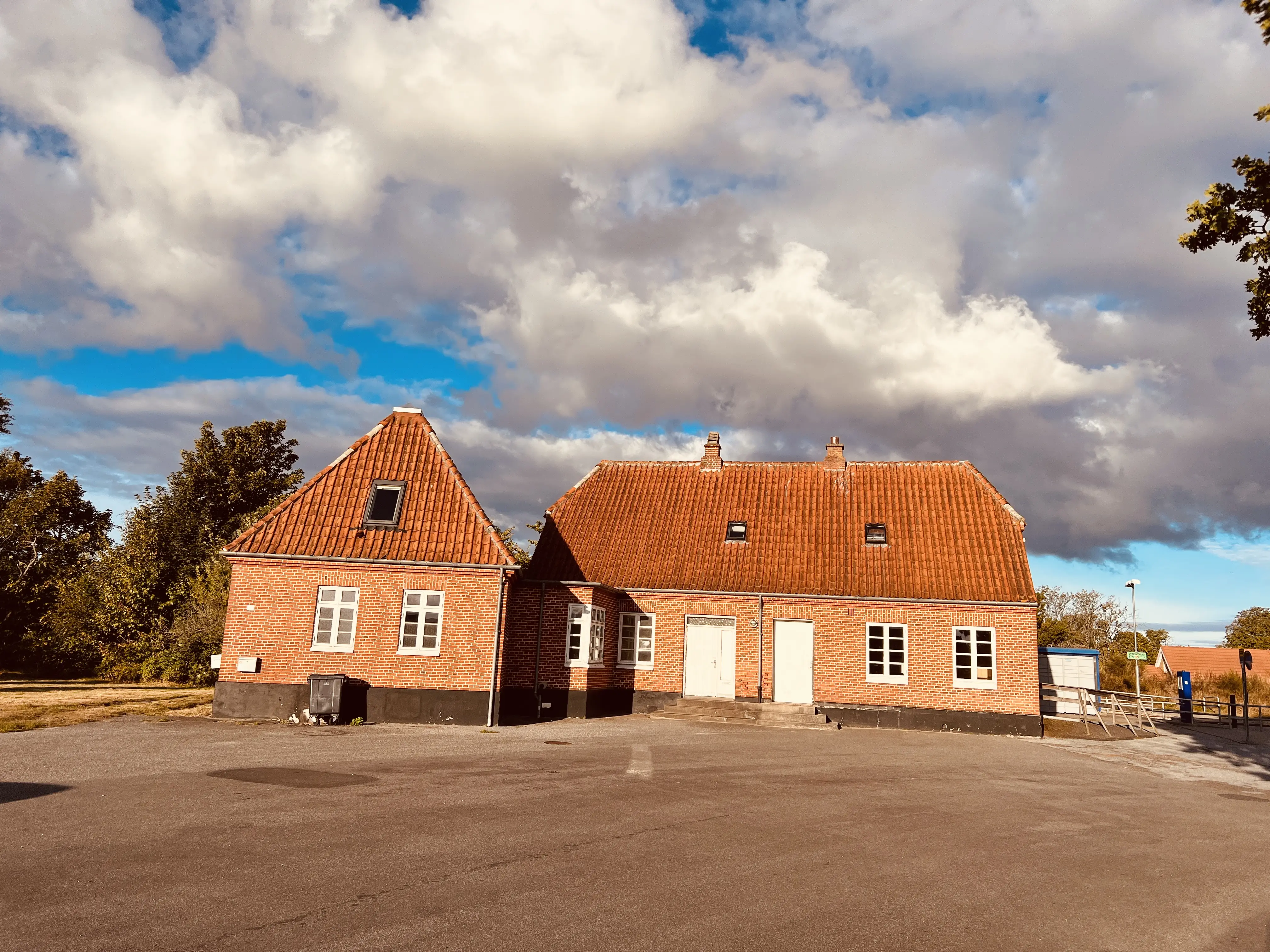 Billede af Ålbæk Station. Billede af Ålbæk Station.
