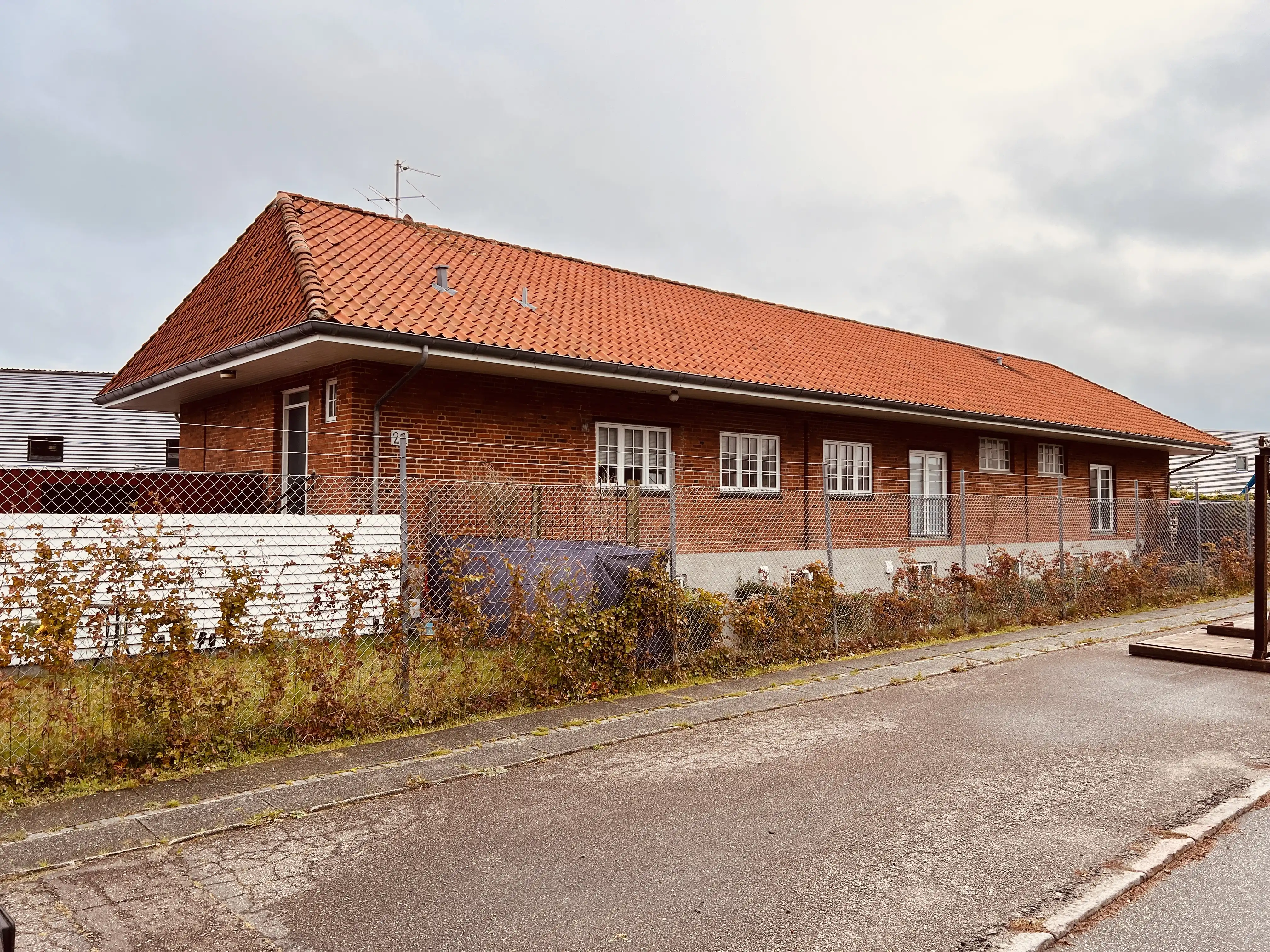 Billede af Holstebro Sydbanegårds varehus. Billede af Holstebro Sydbanegårds varehus.