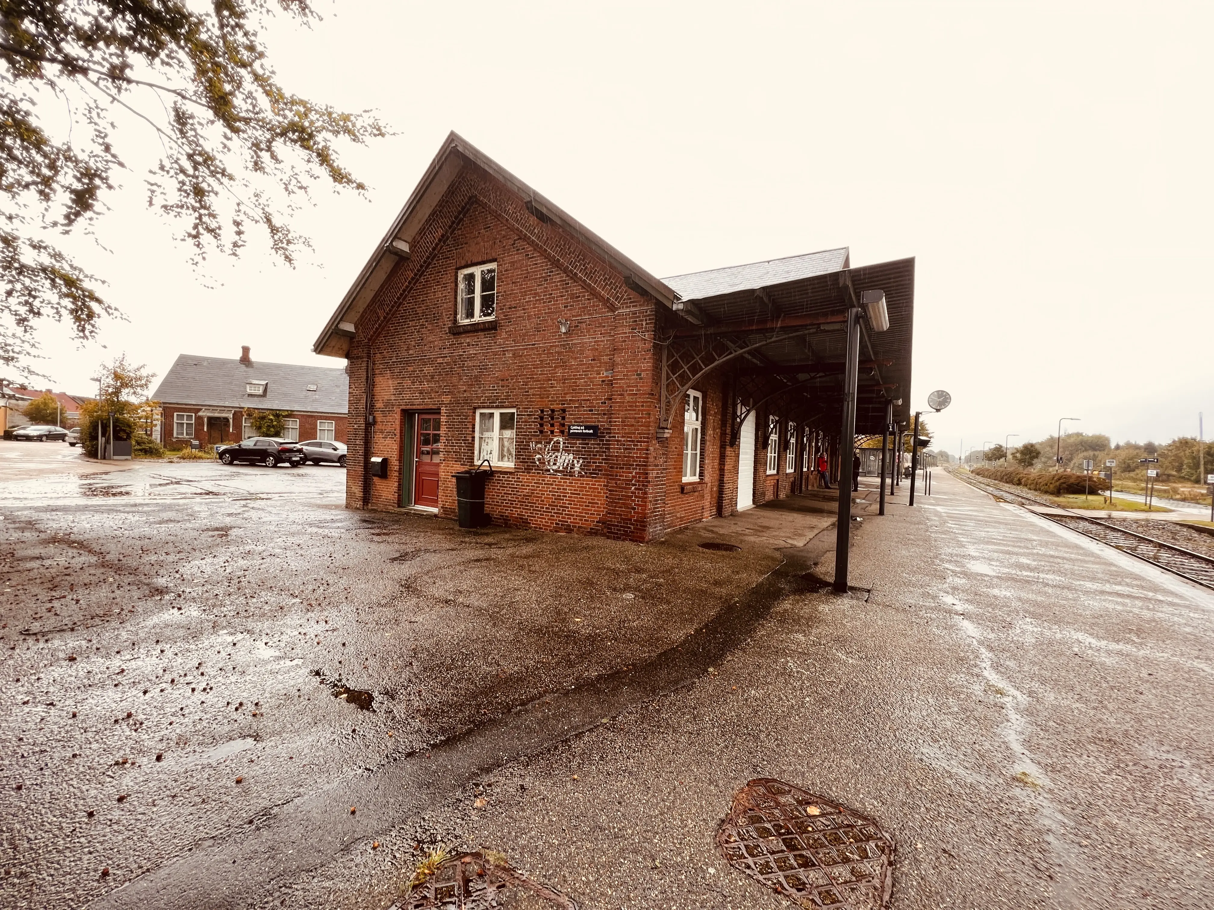 Billede af Vemb Station. Billede af Vemb Station.