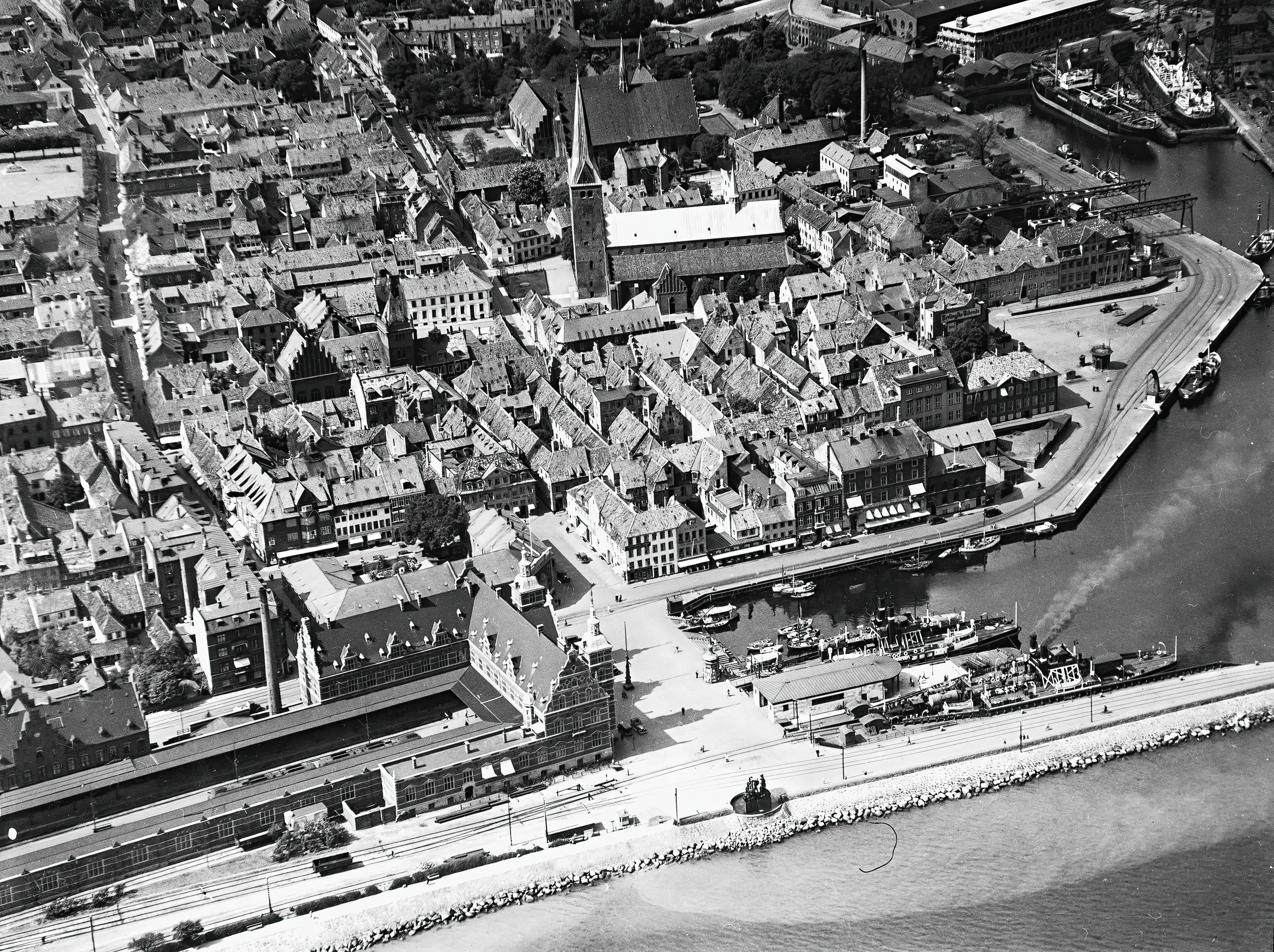 Billede af Helsingør Banegård. Billede af Helsingør Banegård.