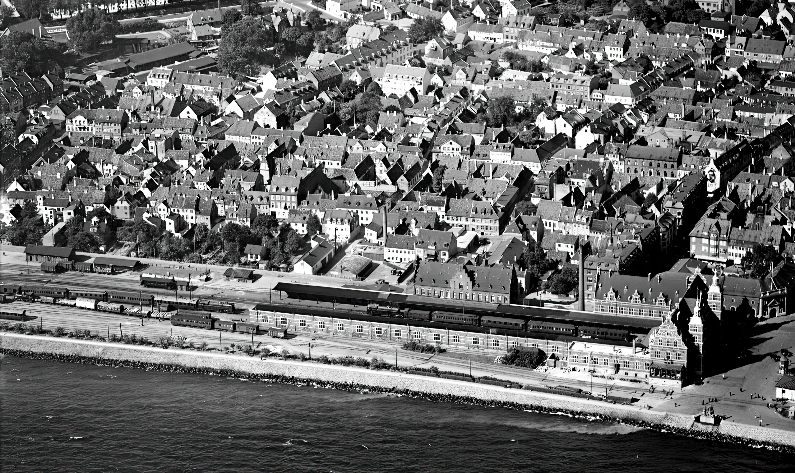 Billede af Helsingør Banegård. Billede af Helsingør Banegård.