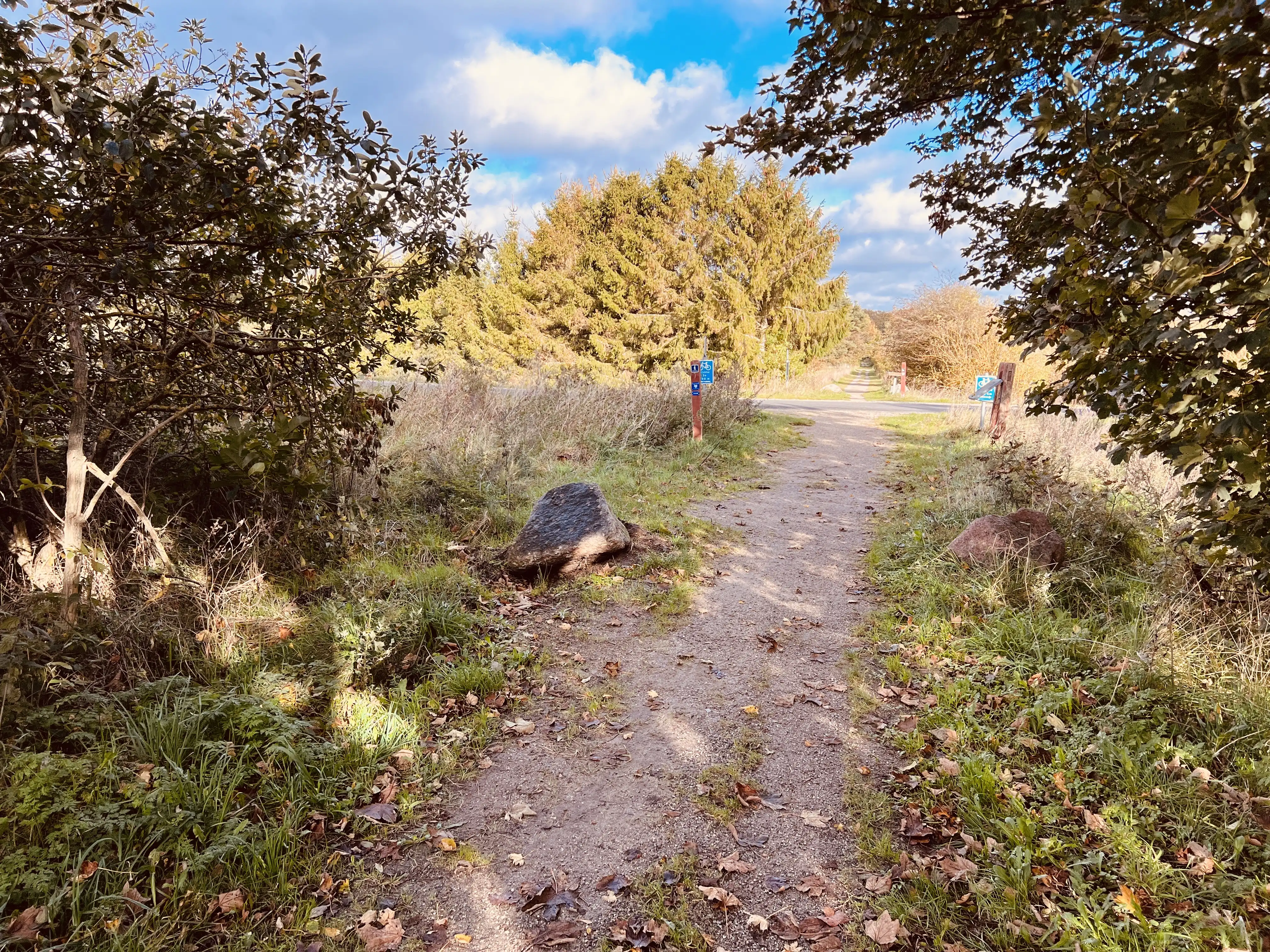 Billede af Stubbe Trinbræt - Trinbræt er nedrevet, men Stubbe Trinbræt har ligget her. Billede af Stubbe Trinbræt - Trinbræt er nedrevet, men Stubbe Trinbræt har ligget her.