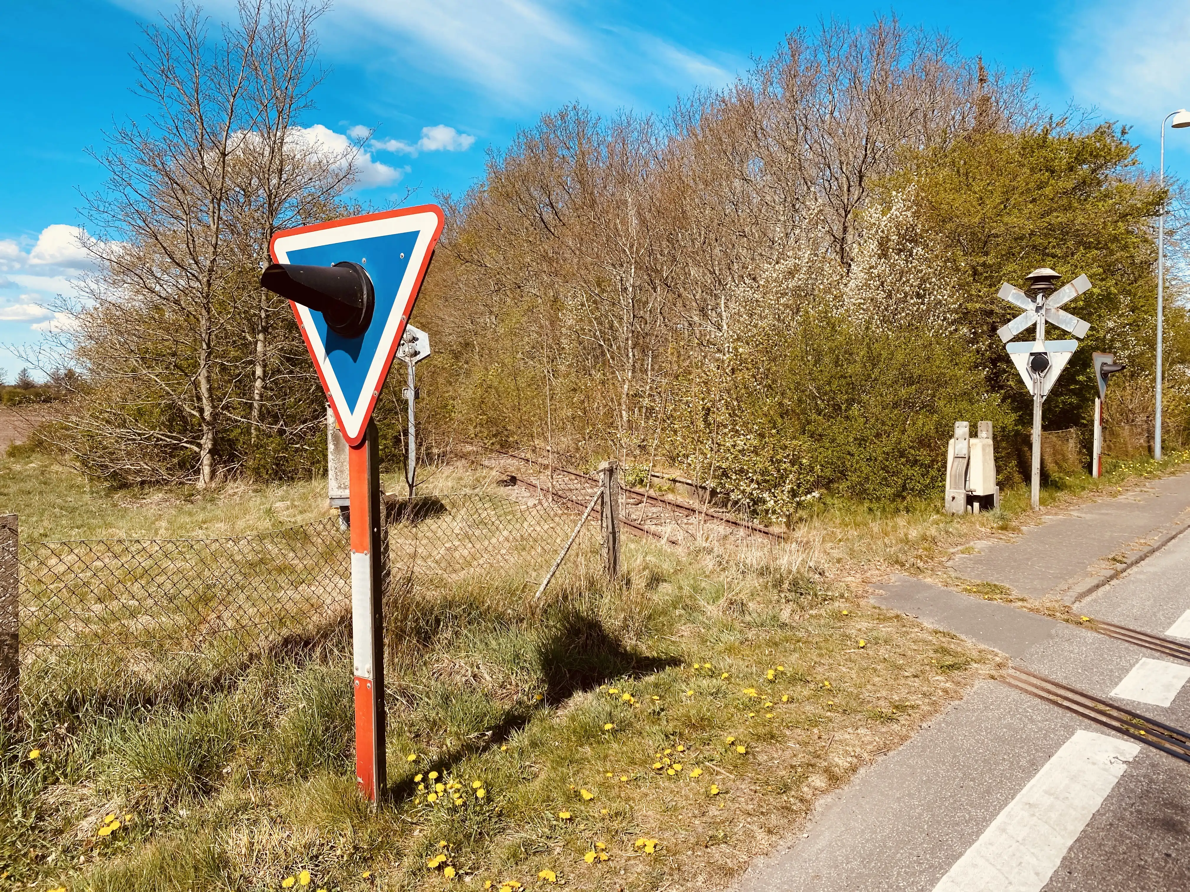 Billede af Terkelsbøl Station, som er nedrevet, men den har ligget her - perronkanten kan stadig ses. Billede af Terkelsbøl Station, som er nedrevet, men den har ligget her - perronkanten kan stadig ses.