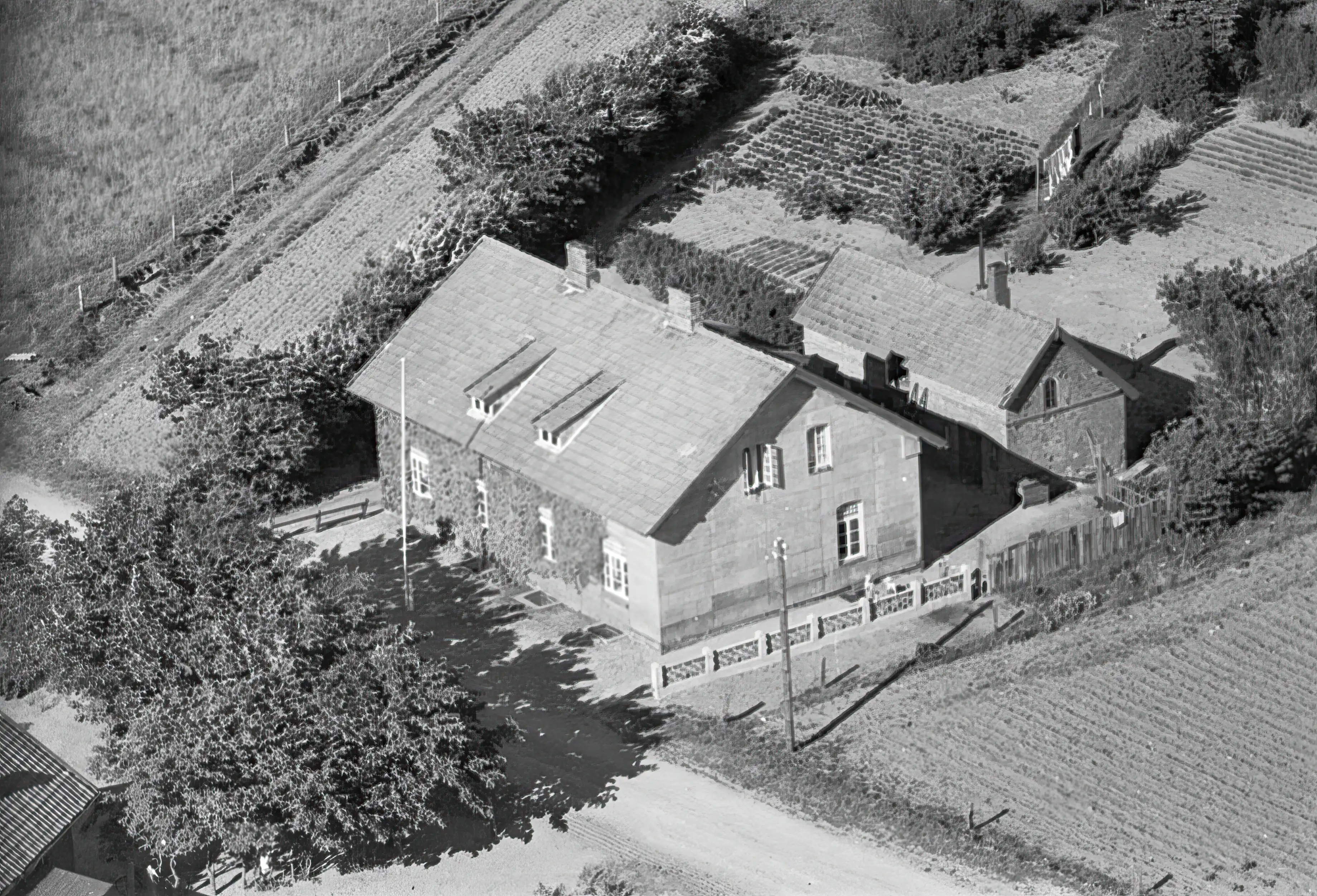Billede af tjenestebolig ved Ellum Station. Billede af tjenestebolig ved Ellum Station.