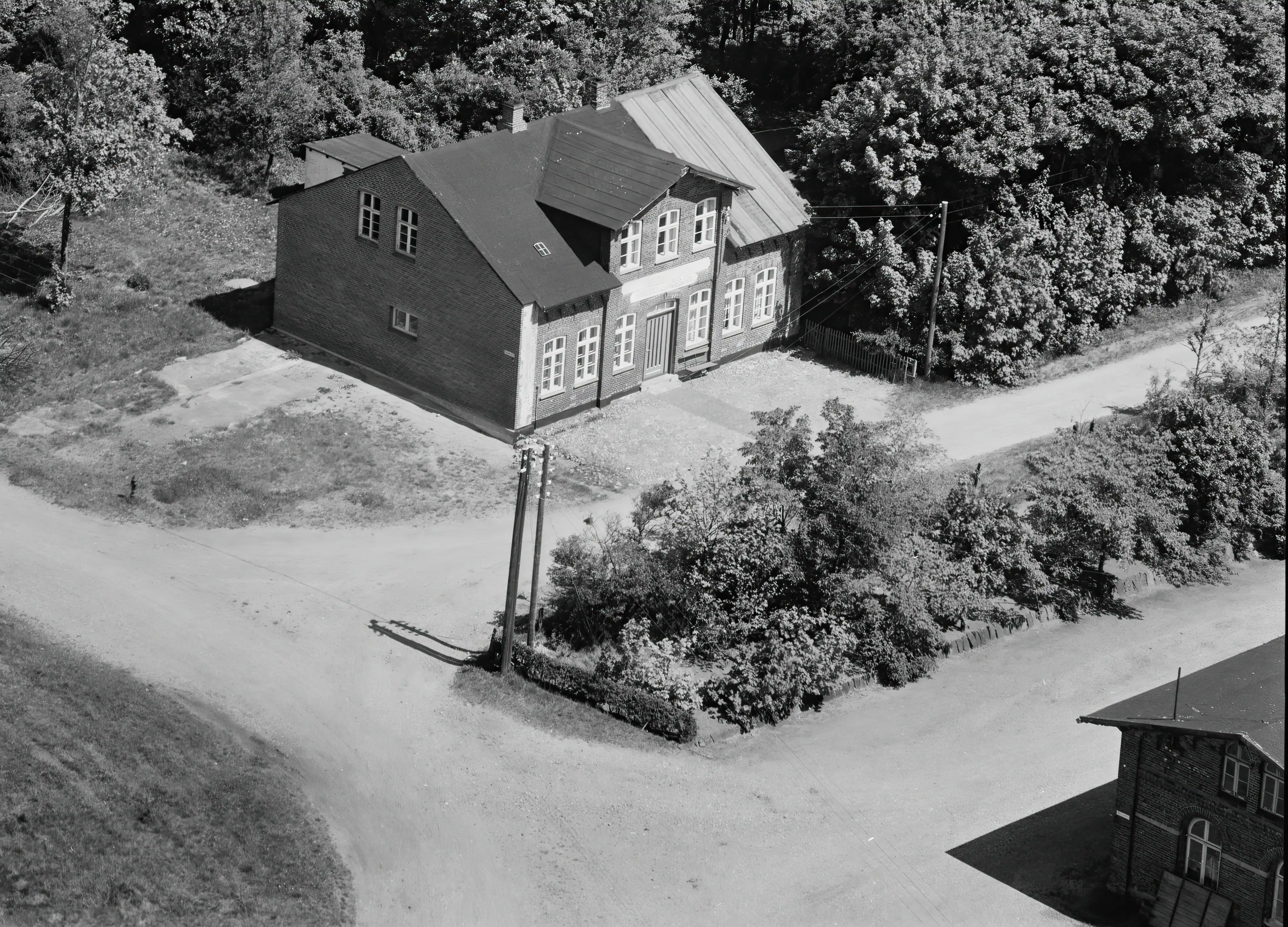 Billede af Løgumkloster Amtsbanegård. Billede af Løgumkloster Amtsbanegård.