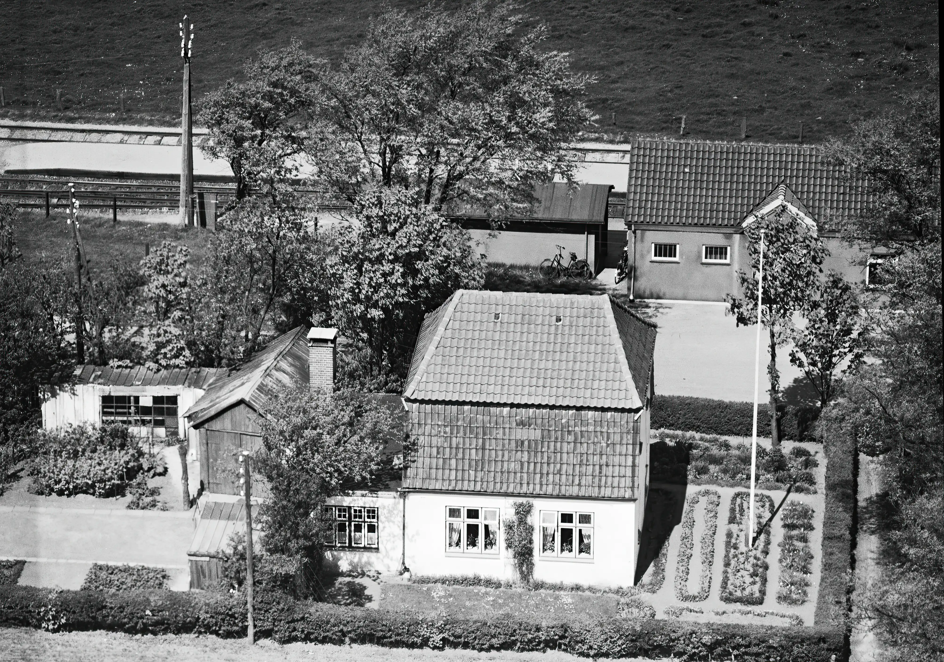Billede af Jejsing Holdeplads med sidespor. Billede af Jejsing Holdeplads med sidespor.