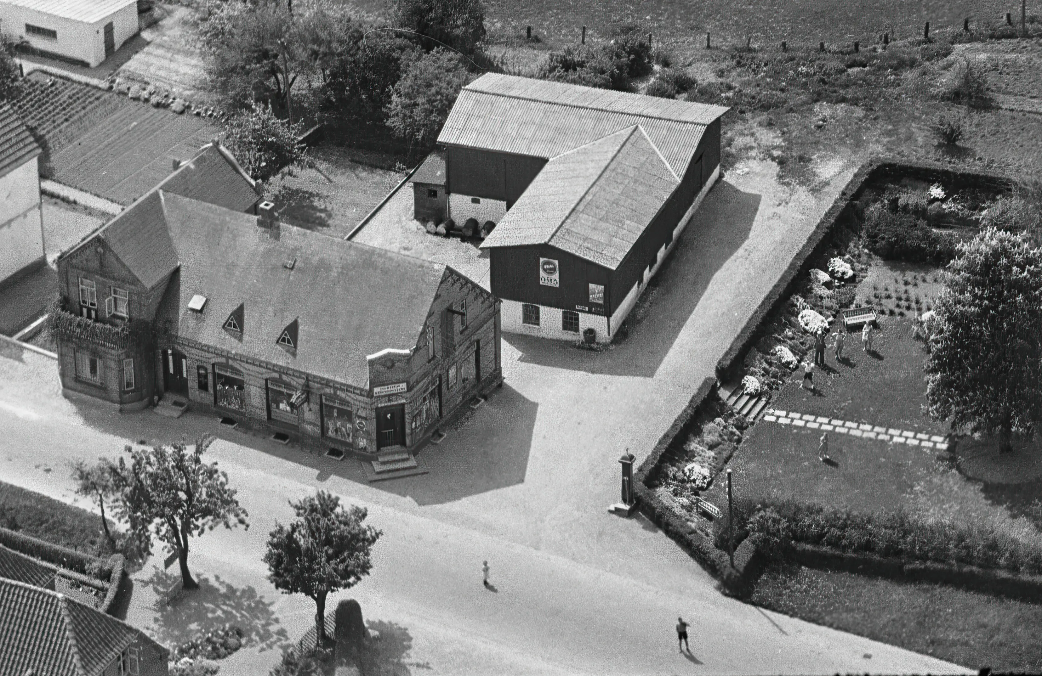 Billede af Svenstrup (Als) Stationskro - billetsalgsstedet i købmandsgården som i dag ligger på Nordborgvej 76A-N, 6430 Nordborg.