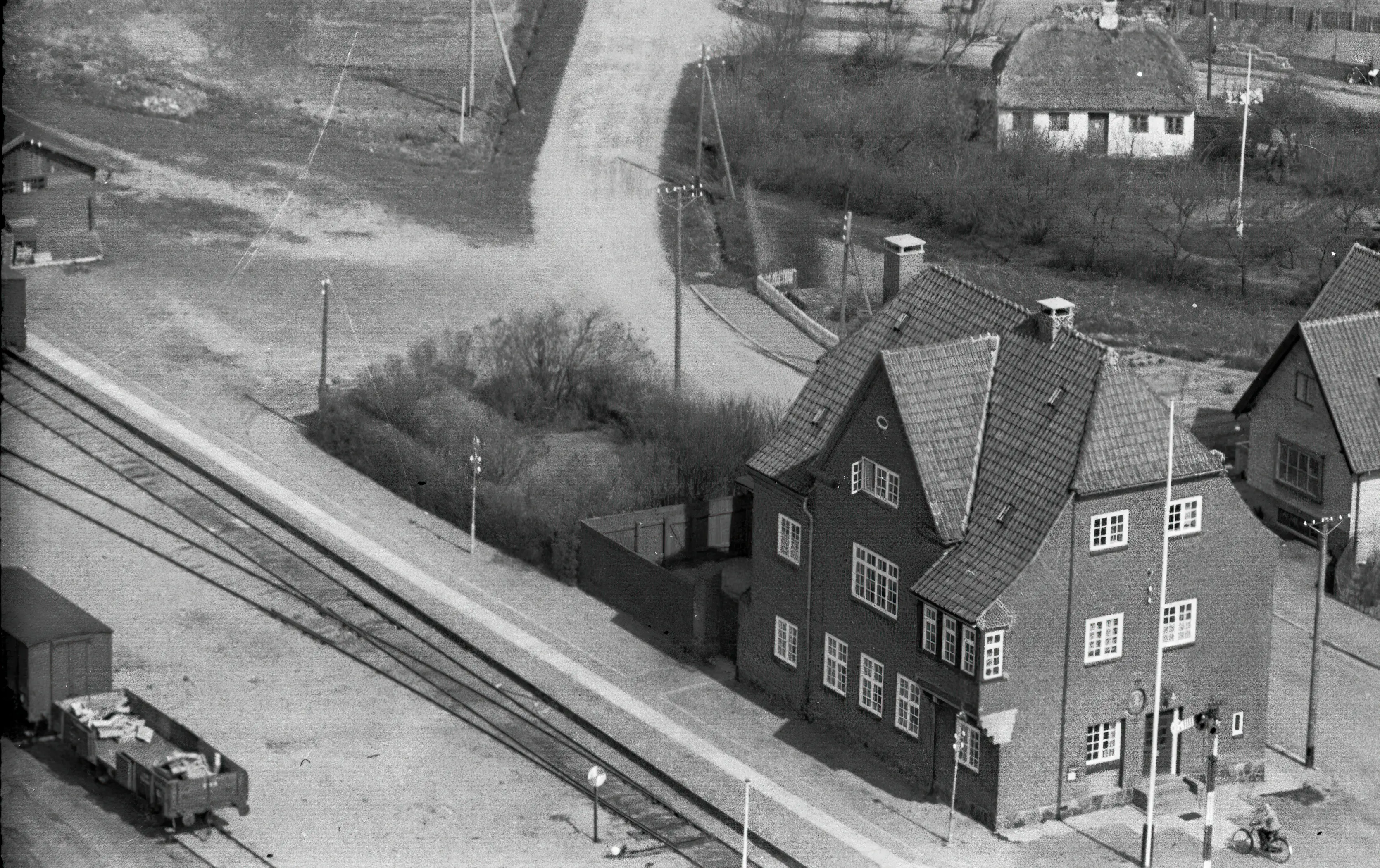 Billede af posthuset ved Asaa Station. Billede af posthuset ved Asaa Station.
