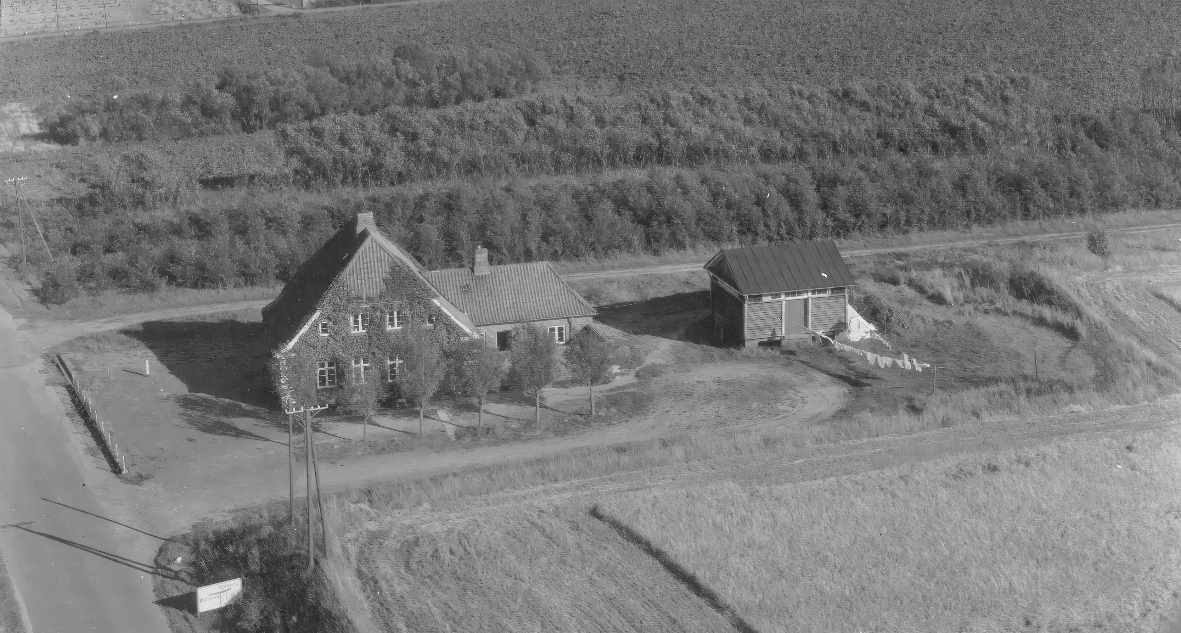 Billede af Røgelhede Station. Billede af Røgelhede Station.