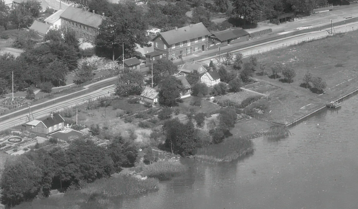 Billede af Laven Station. Billede af Laven Station.