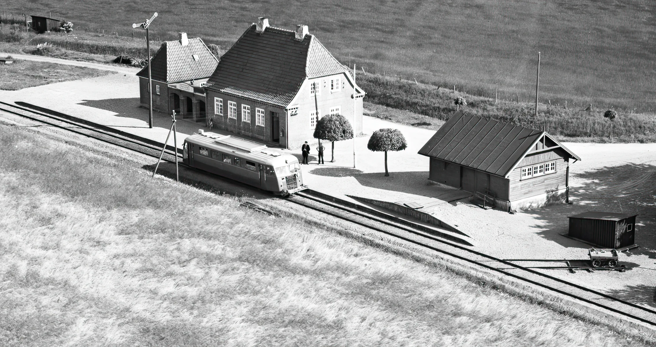 Billede af skinnebus ud for Korsvang Station. Billede af skinnebus ud for Korsvang Station.
