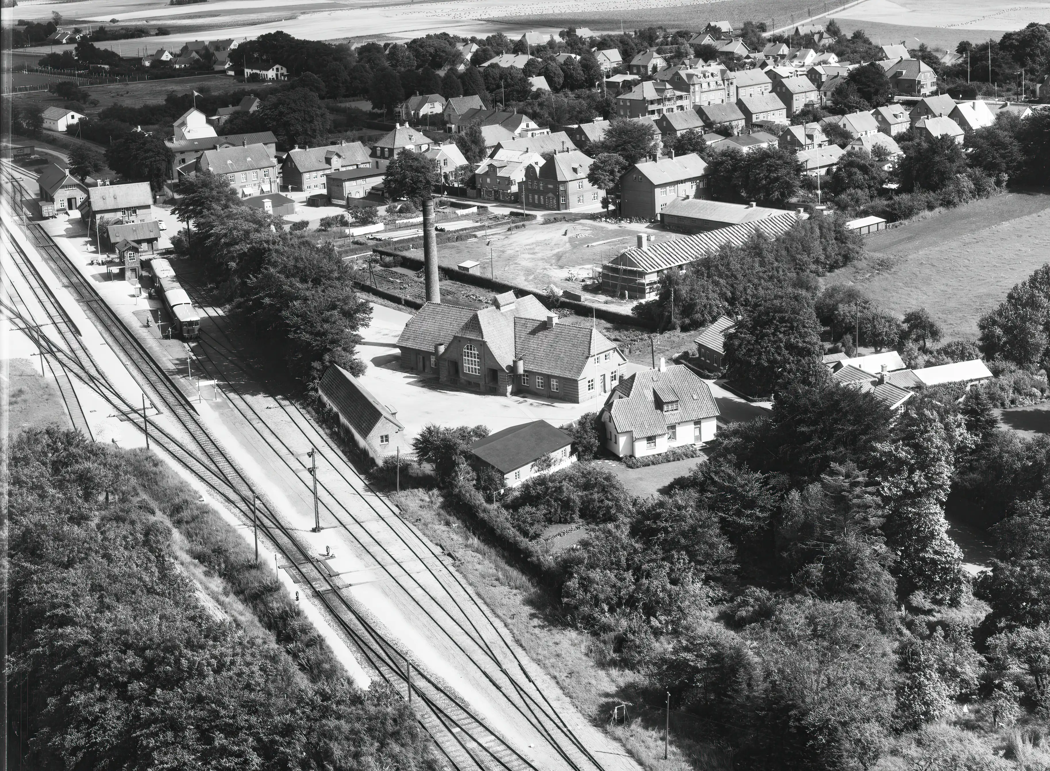 Billede af Tog fra ETJ ud for Trustrup Station. Billede af Tog fra ETJ ud for Trustrup Station.