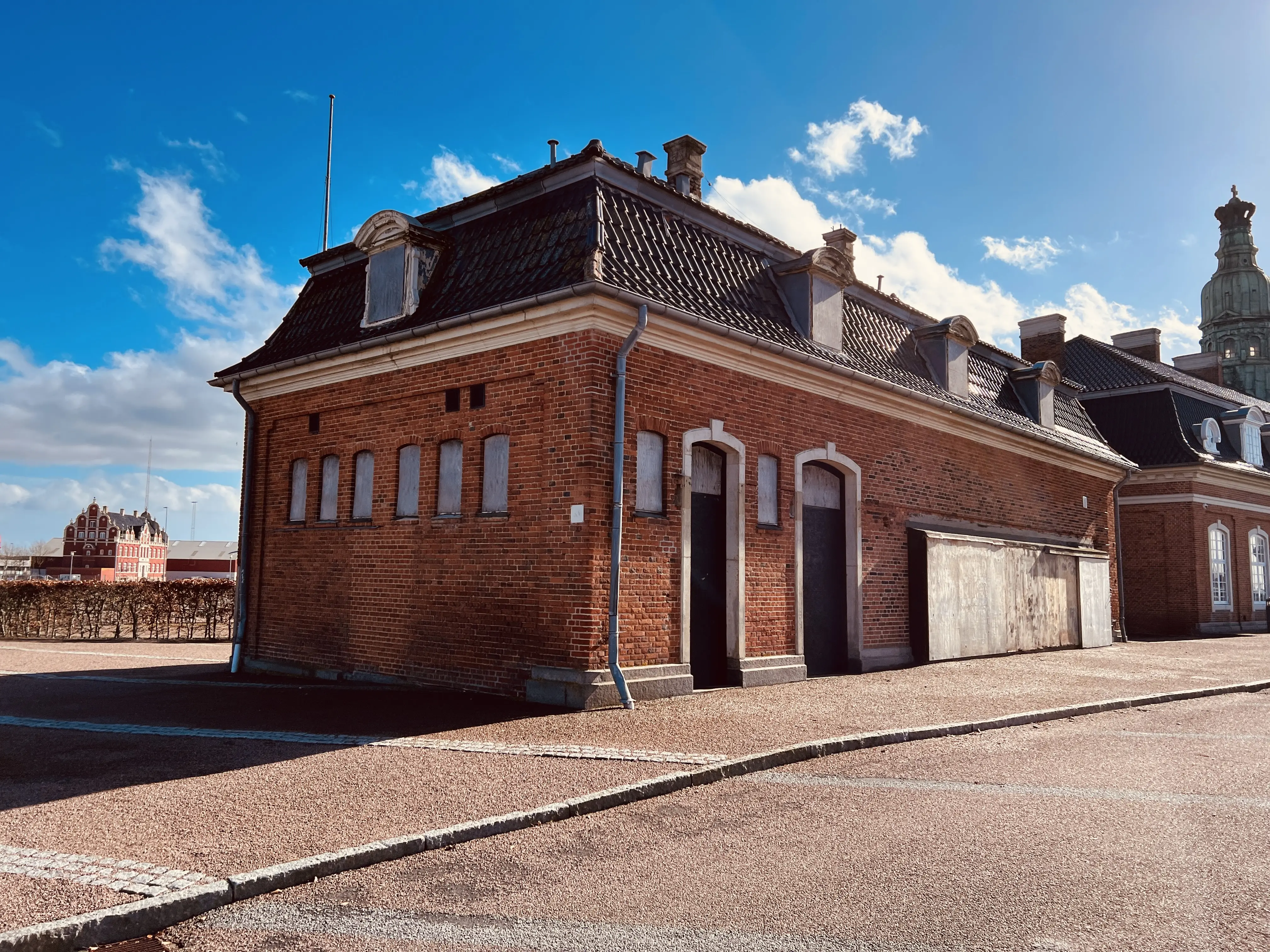 Billede af Korsør Stations varehus.