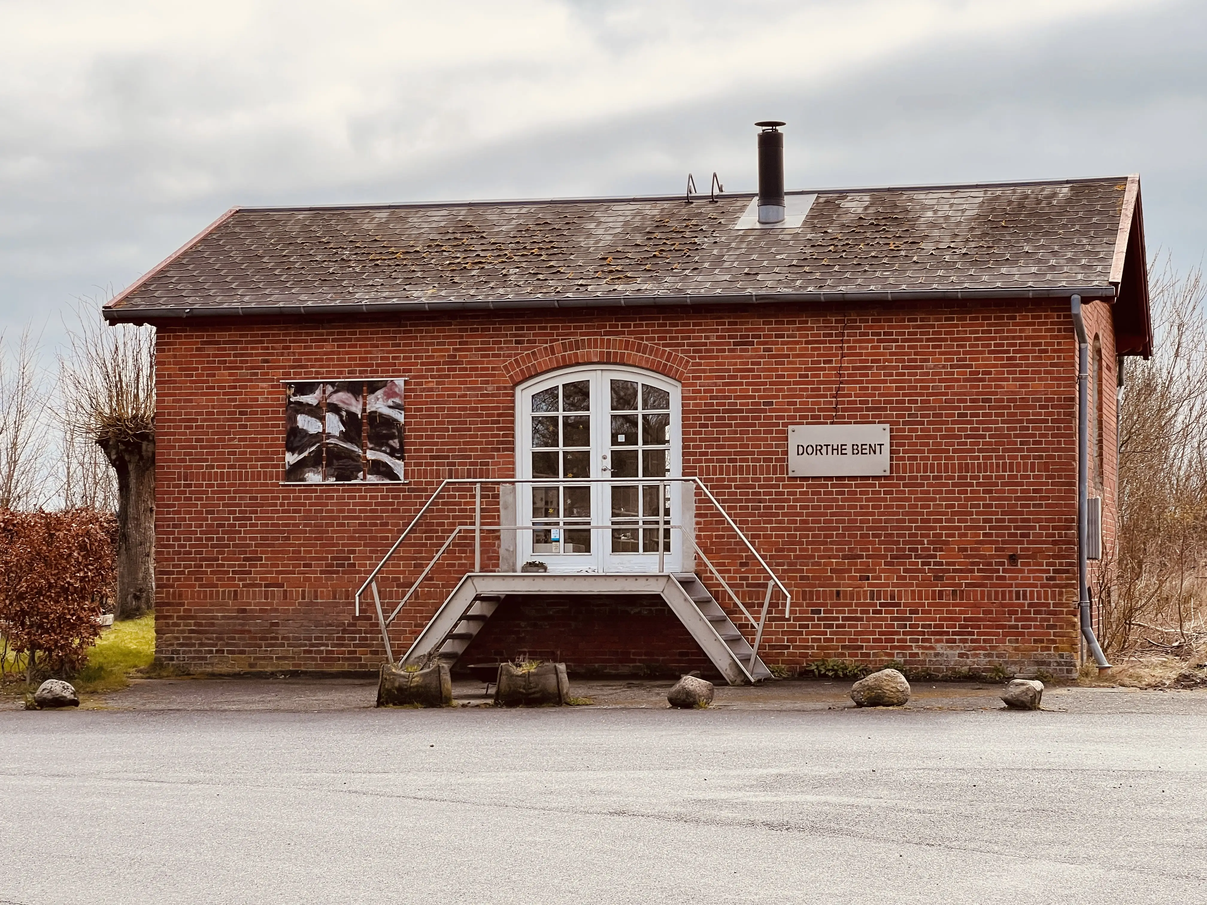 Billede af Ørting Stations varehus. Billede af Ørting Stations varehus.
