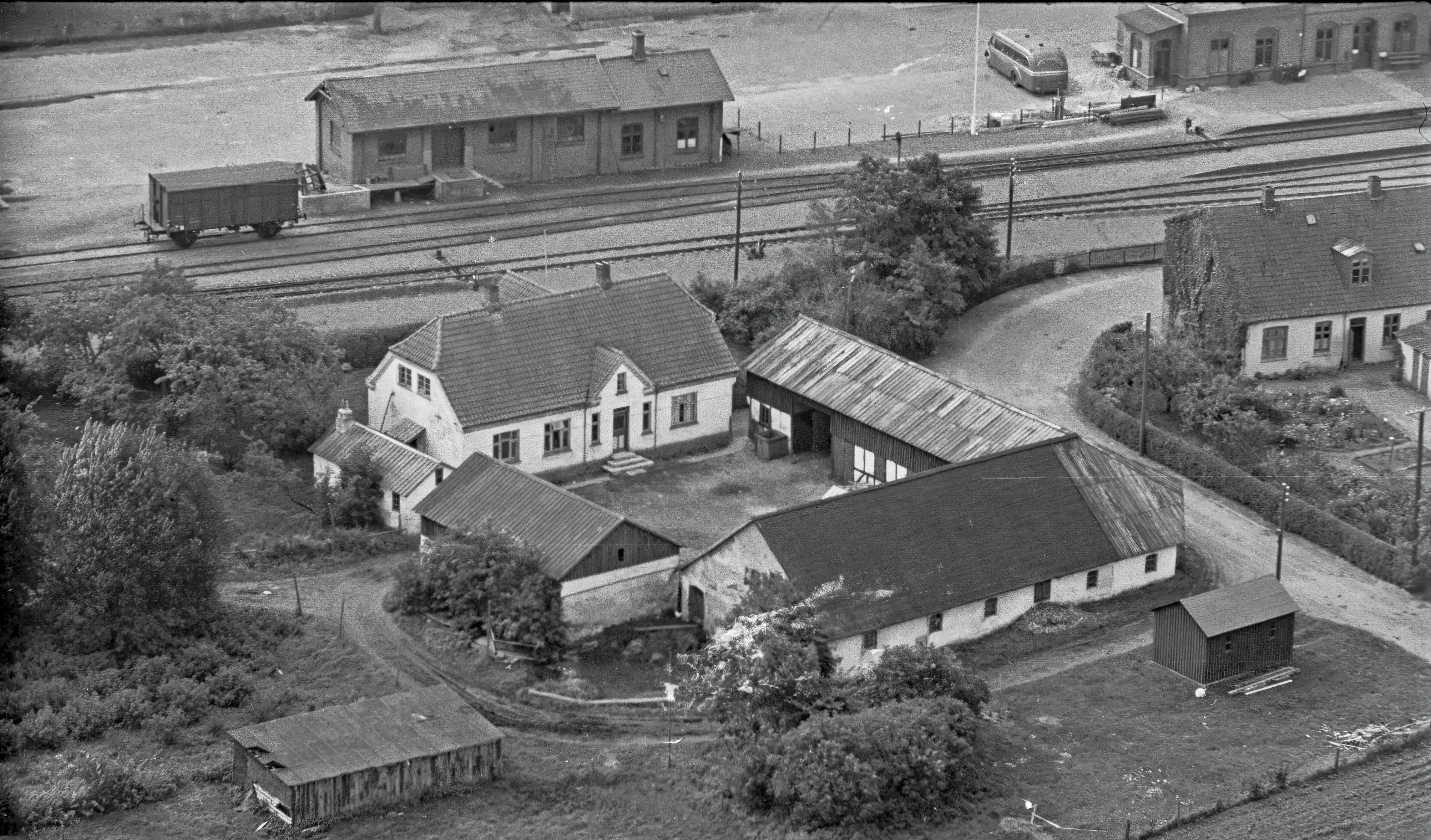 Billede af Tørring Stations varehus. Billede af Tørring Stations varehus.