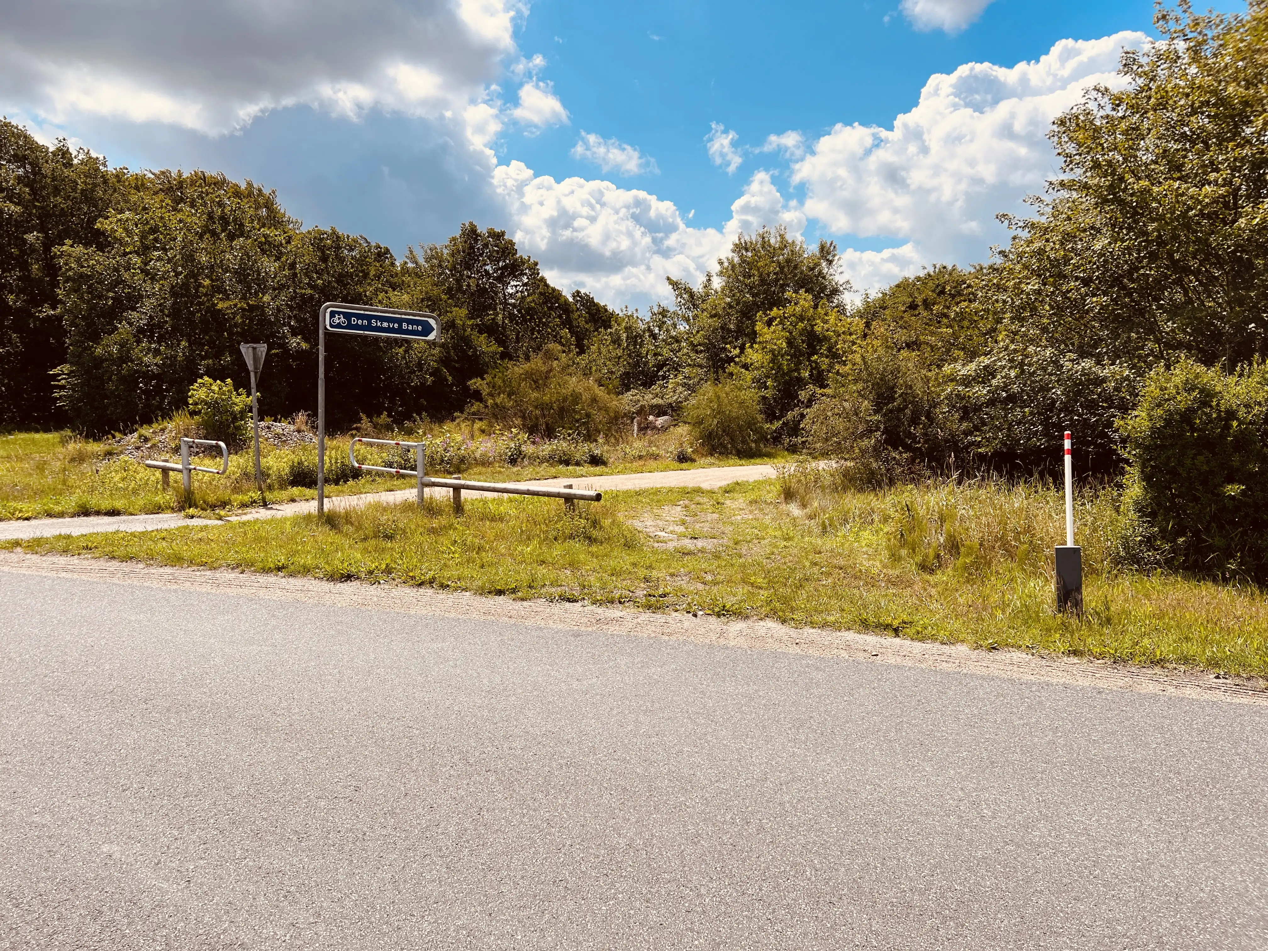 Billede af Kolstrupgaard Holdeplads. Billede af Kolstrupgaard Holdeplads.