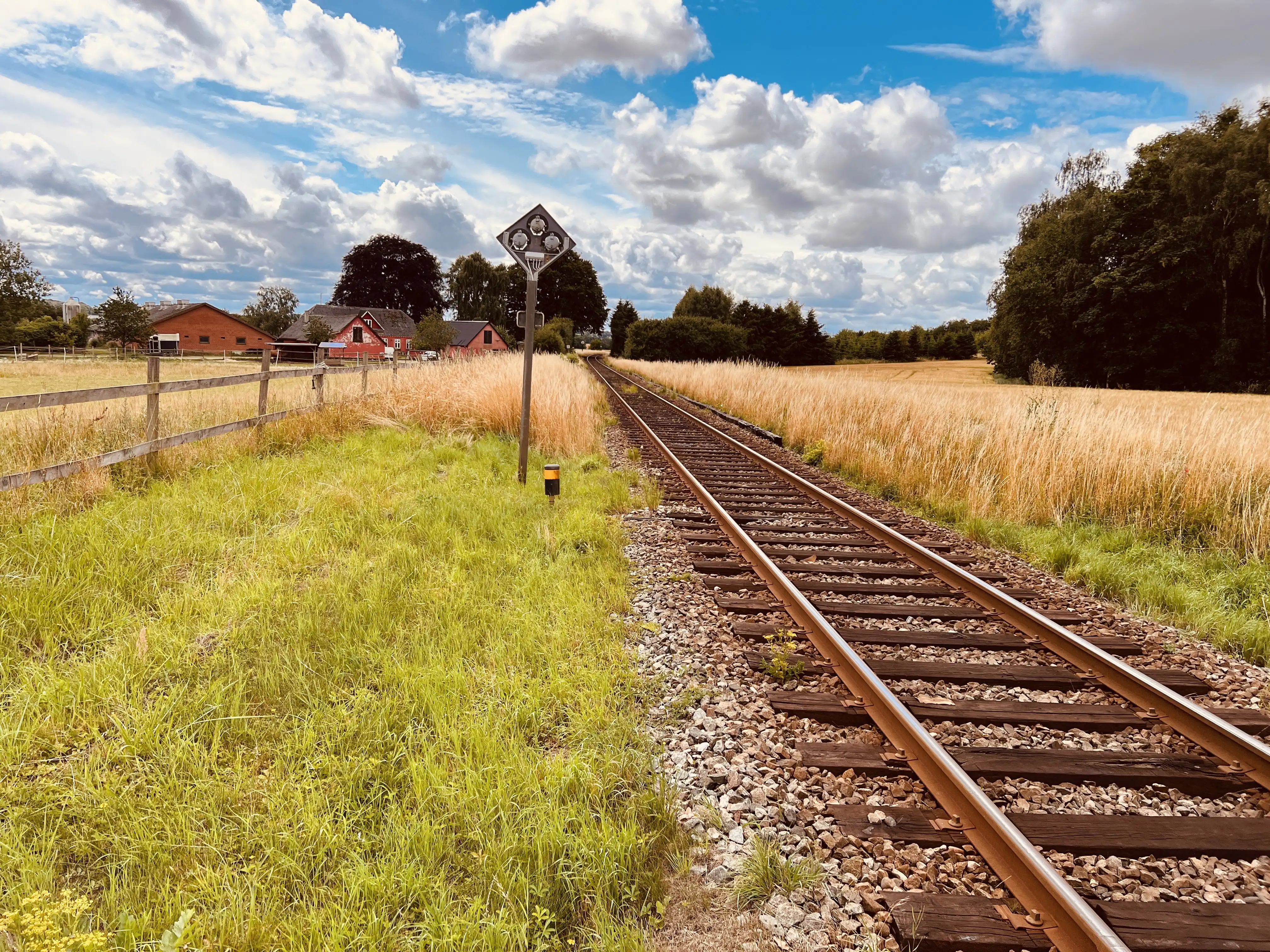Billede af Udstrup Trinbræt - Trinbræt er nedrevet, men Udstrup Trinbræt har ligget her. Billede af Udstrup Trinbræt - Trinbræt er nedrevet, men Udstrup Trinbræt har ligget her.