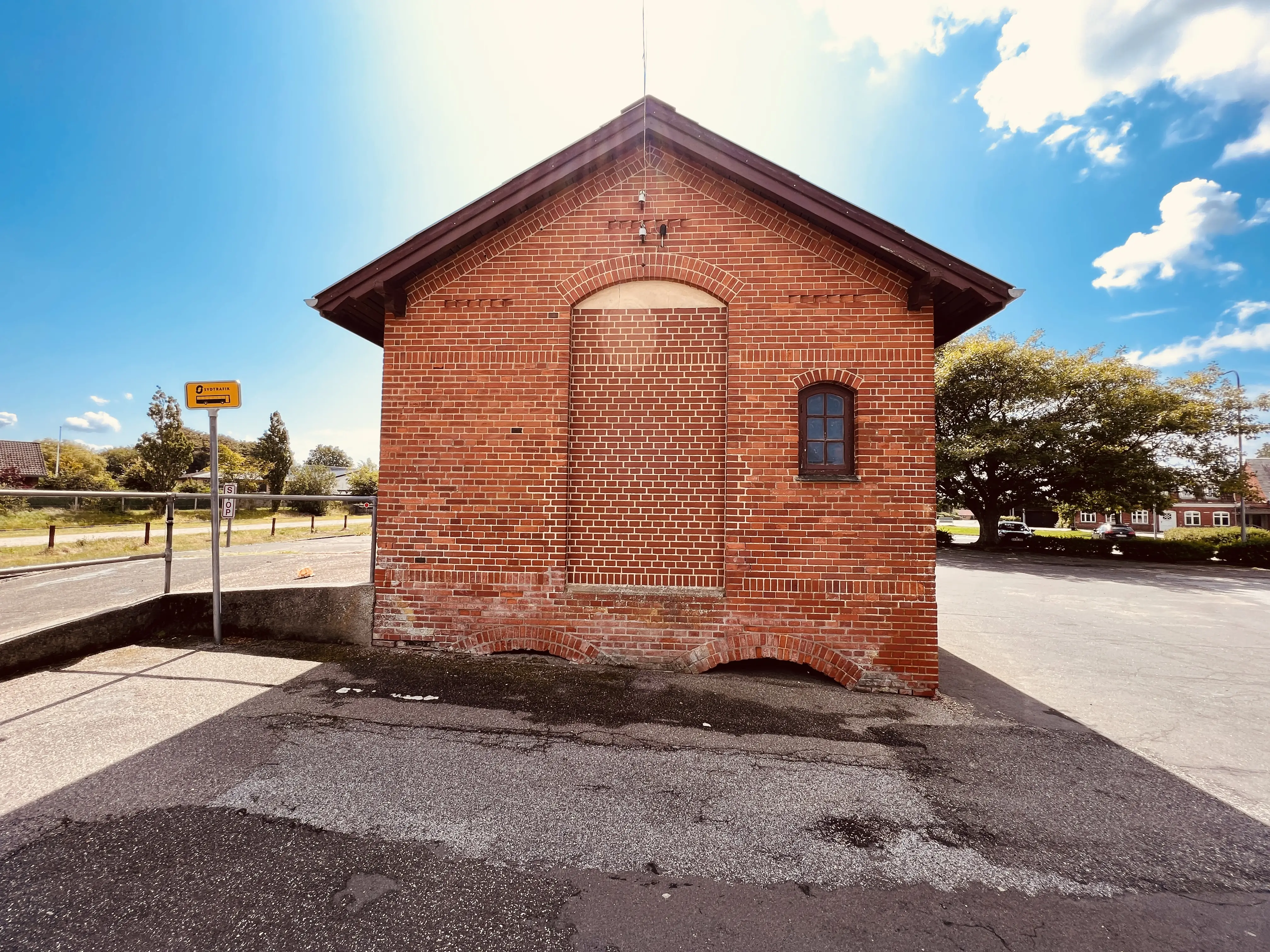 Billede af Oksbøl Stations varehus.