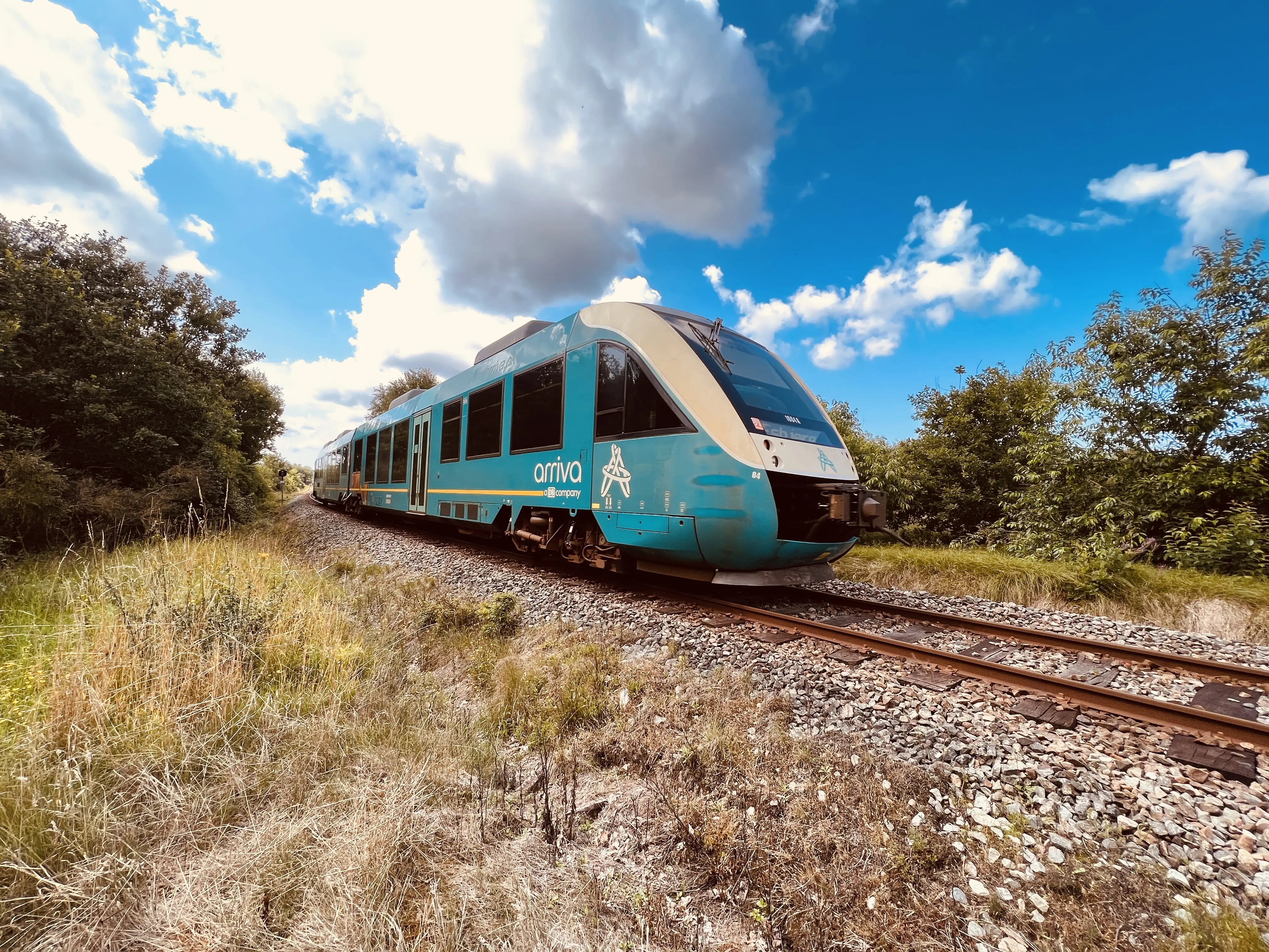 Billede af ARRIVA AR 1004 fotograferet ud for Jegum Trinbræt. Billede af ARRIVA AR 1004 fotograferet ud for Jegum Trinbræt.
