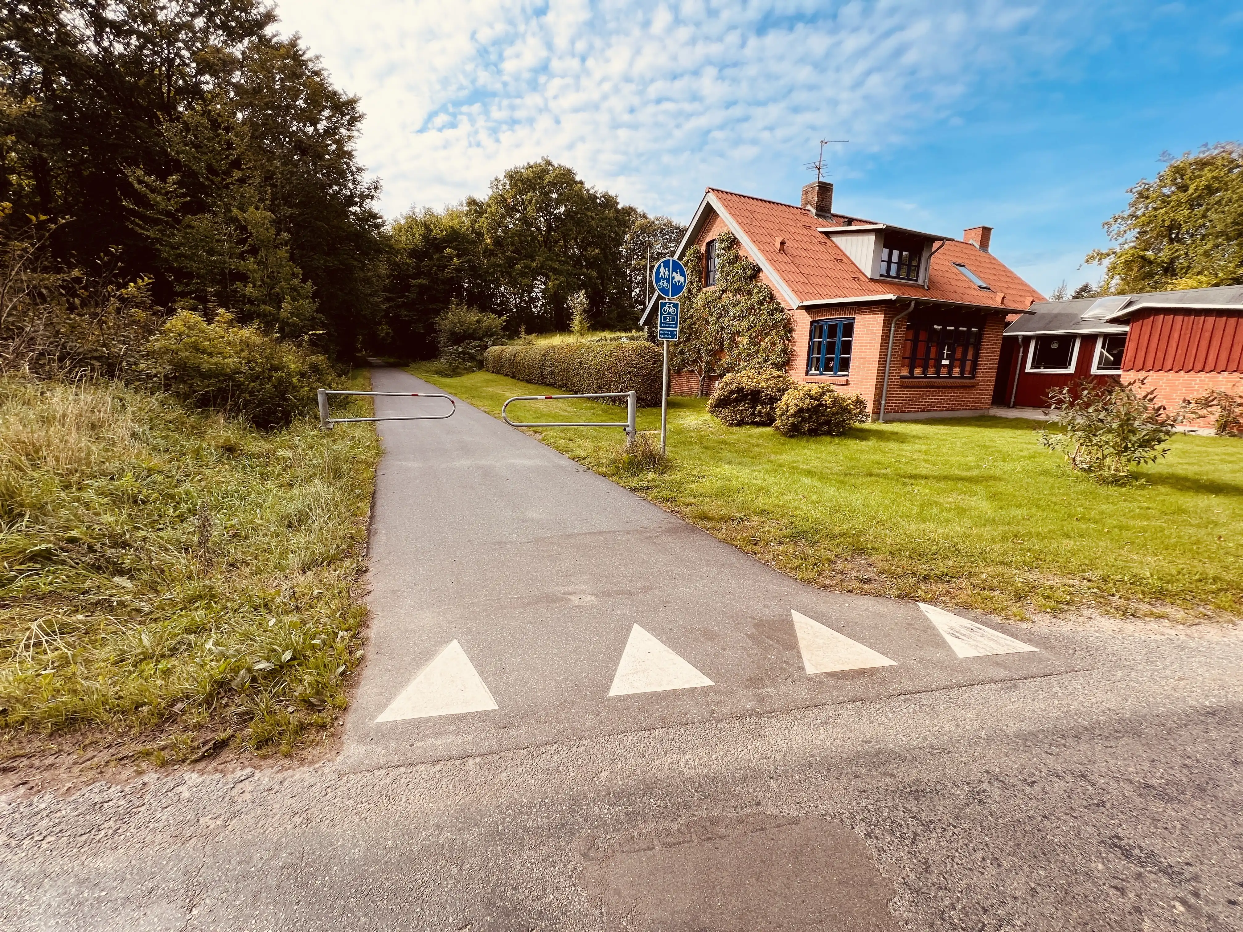 Billede af Stanghede Trinbræt med Sidespor - Trinbræt med Sidespor er nedrevet, men Stanghede Trinbræt med Sidespor har ligget her. Billede af Stanghede Trinbræt med Sidespor - Trinbræt med Sidespor er nedrevet, men Stanghede Trinbræt med Sidespor har ligget her.