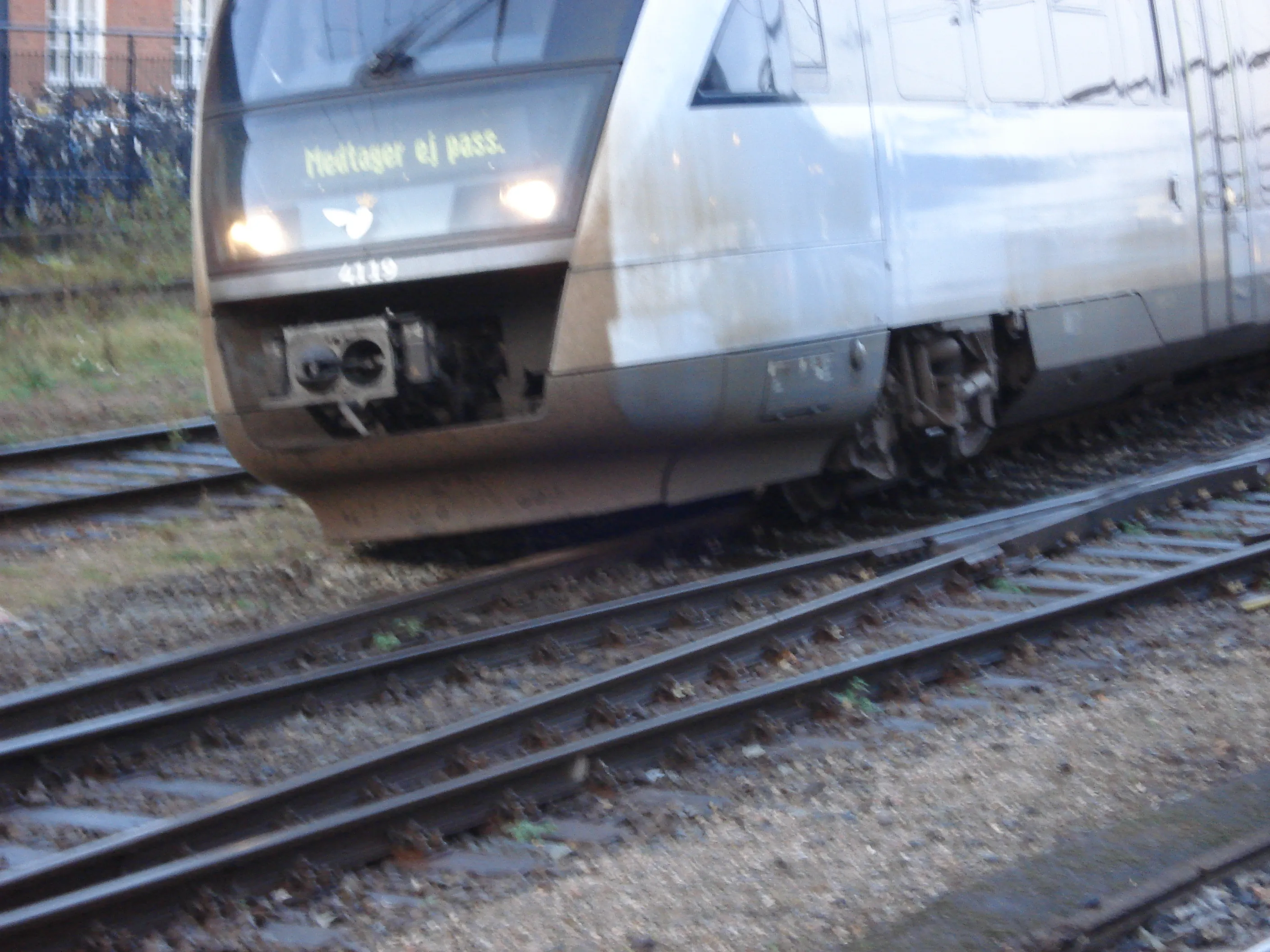 Billede af DSB MQ 4119-4919, som er afsporet ved Odense Banegård Center. Billede af DSB MQ 4119-4919, som er afsporet ved Odense Banegård Center.