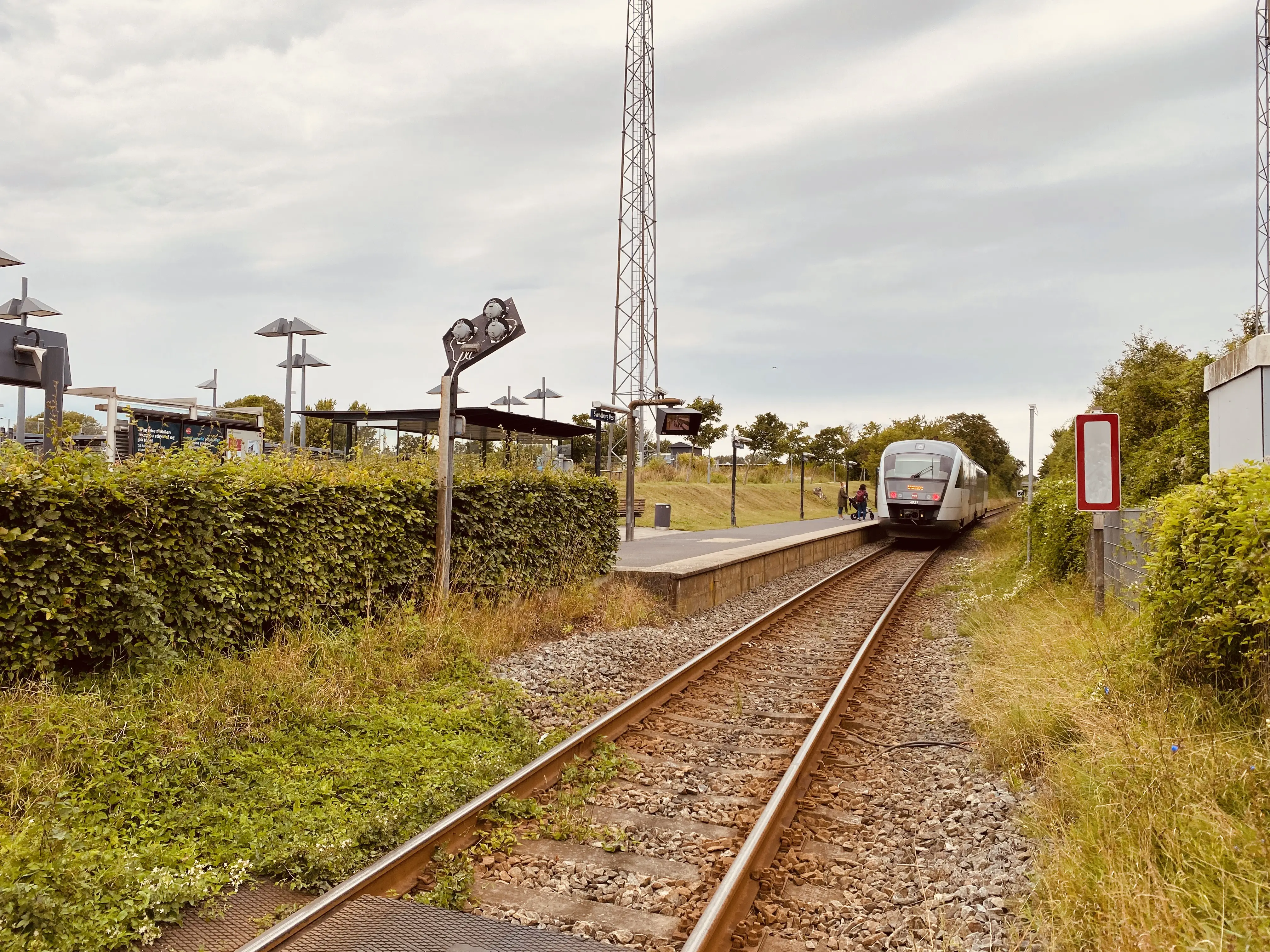 Billede af DSB MQ 4127-4927 fotograferet ud for Svendborg Vest Trinbræt. Billede af DSB MQ 4127-4927 fotograferet ud for Svendborg Vest Trinbræt.