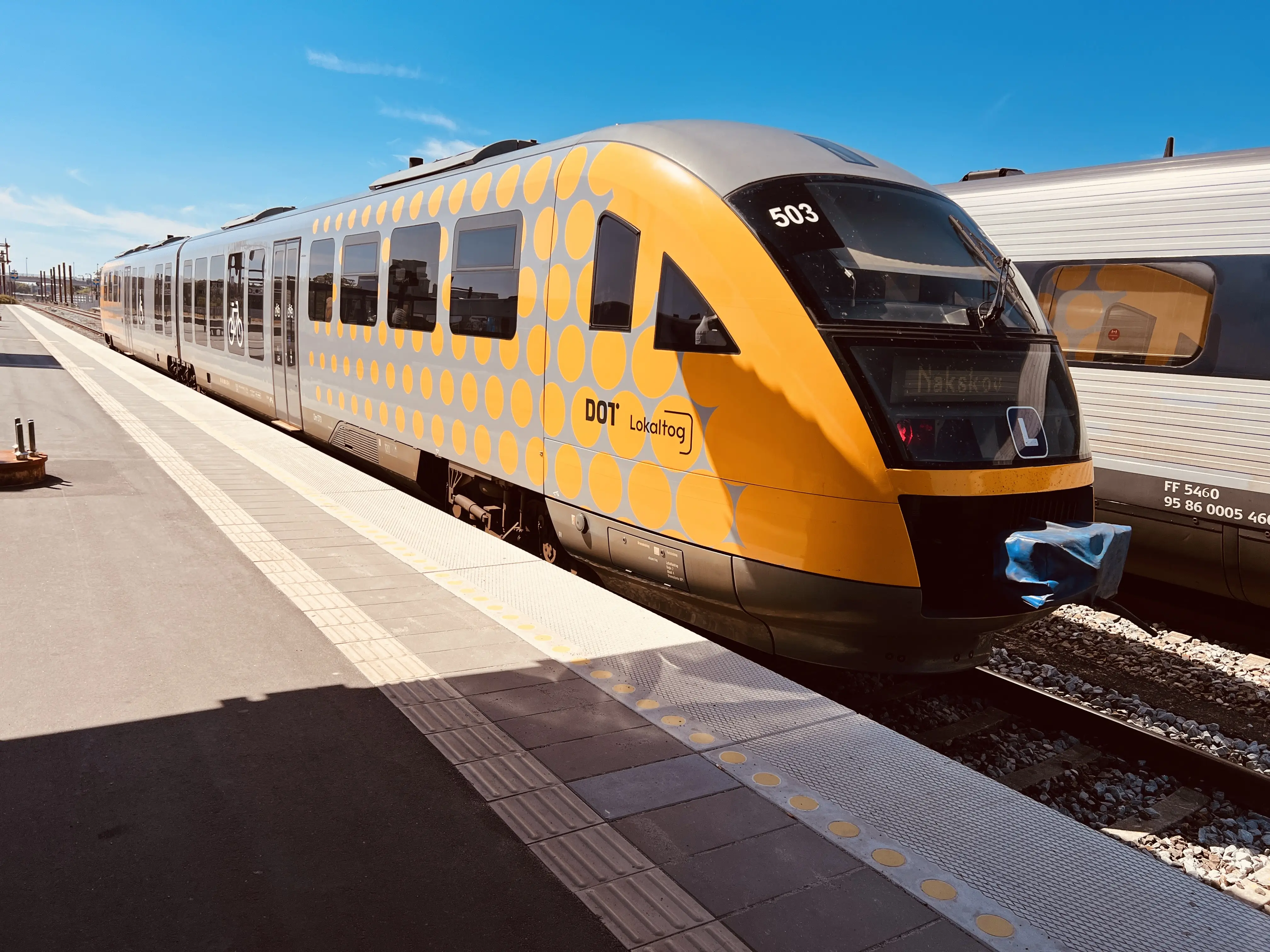 Billede af LT DM 503, tidligere NJJ DM 503 fotograferet ud for Nykøbing Falster Station. Billede af LT DM 503, tidligere NJJ DM 503 fotograferet ud for Nykøbing Falster Station.