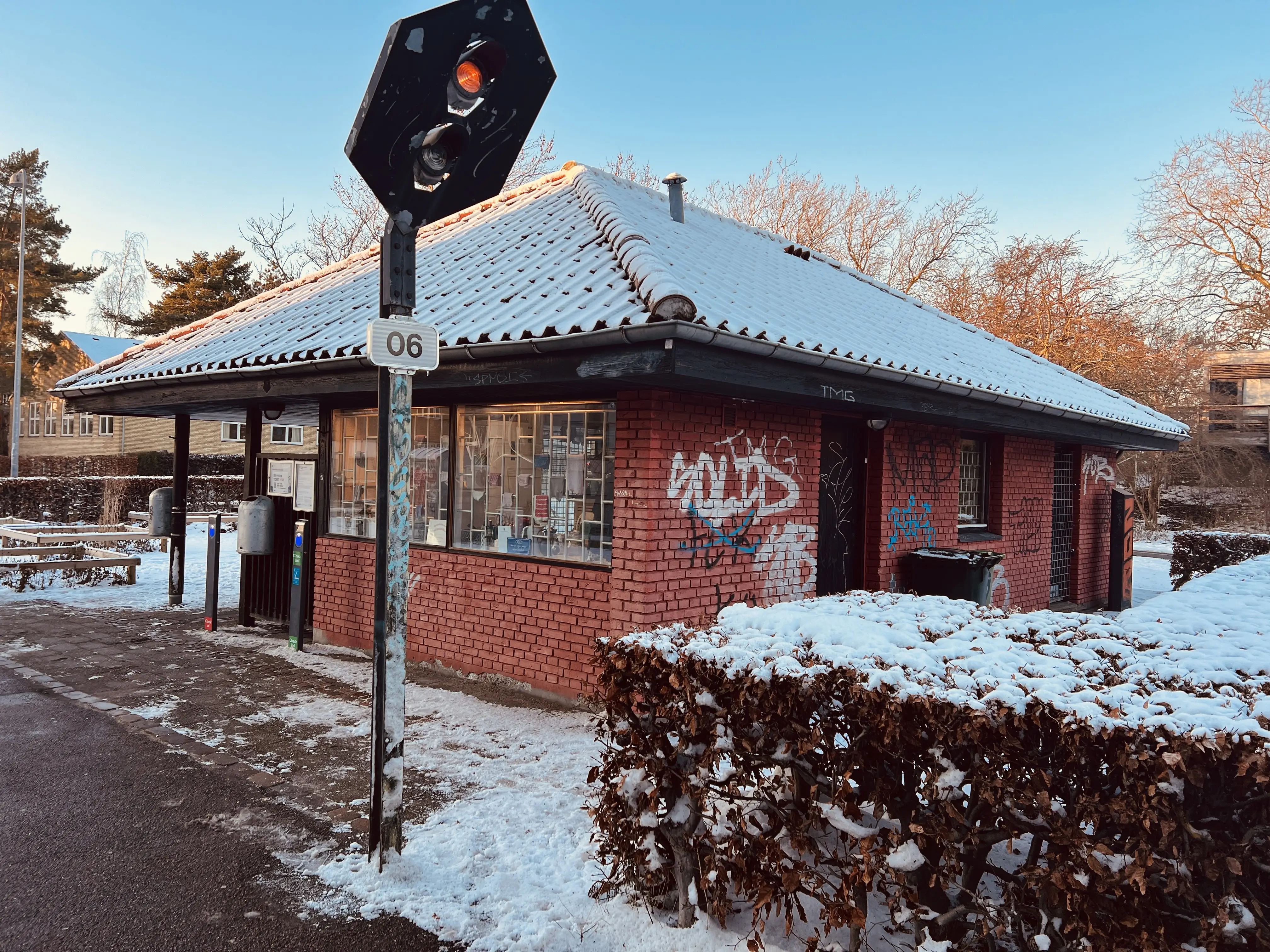 Billede af Lyngby Lokal Station. Billede af Lyngby Lokal Station.