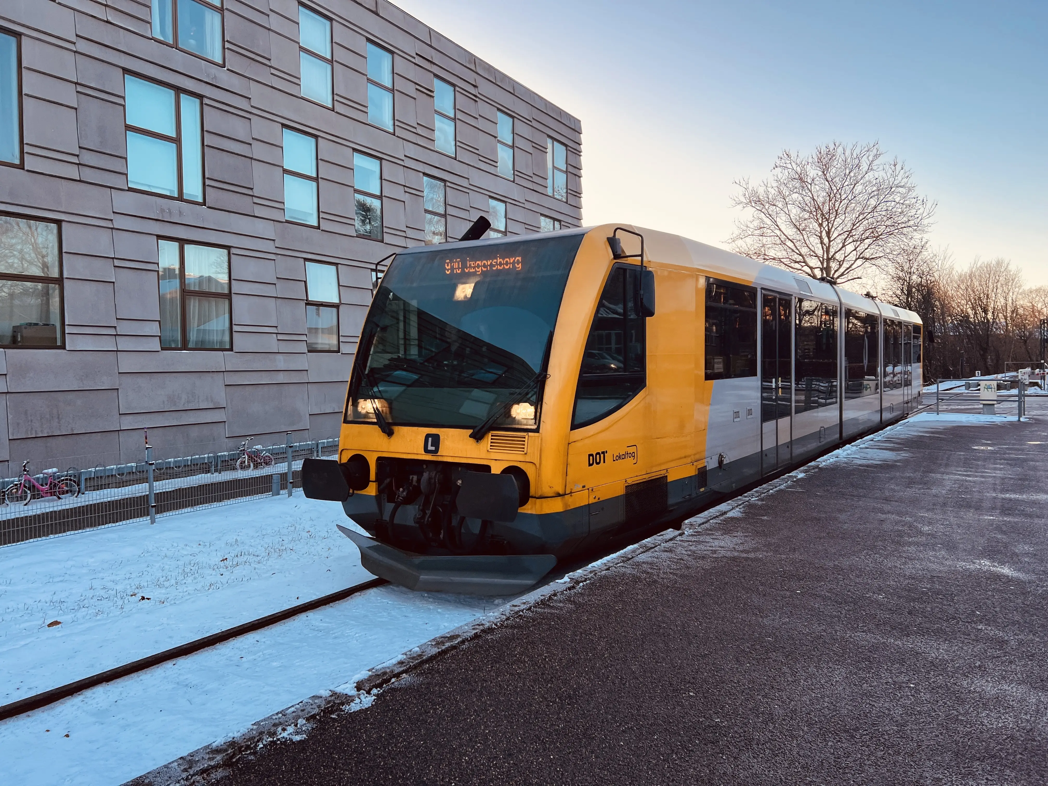 Billede af LT Lm 22, tidligere LNJ Lm 22 fotograferet ud for Lyngby Lokal Station.