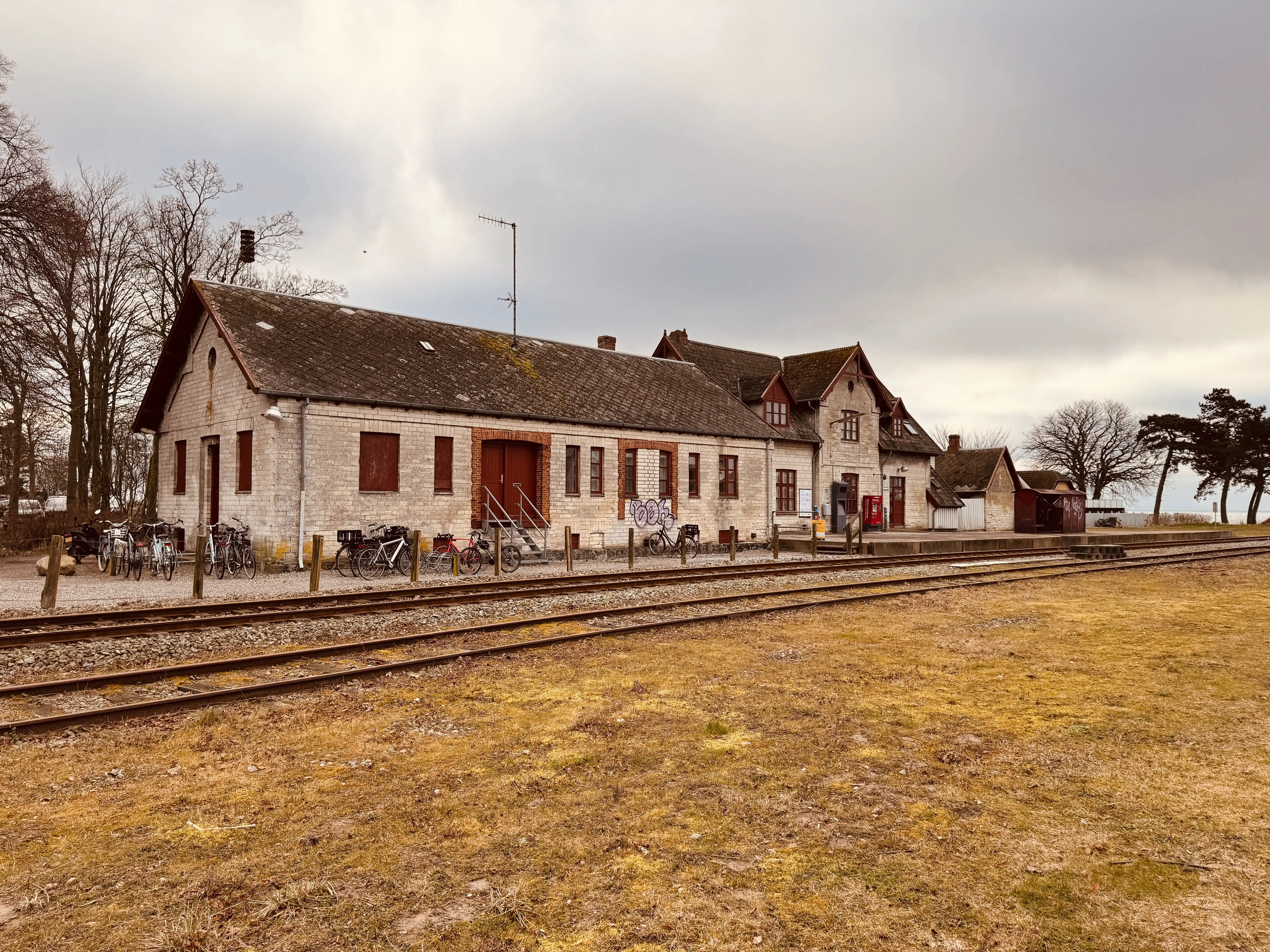 Billede af Rødvig Stations varehus. Billede af Rødvig Stations varehus.