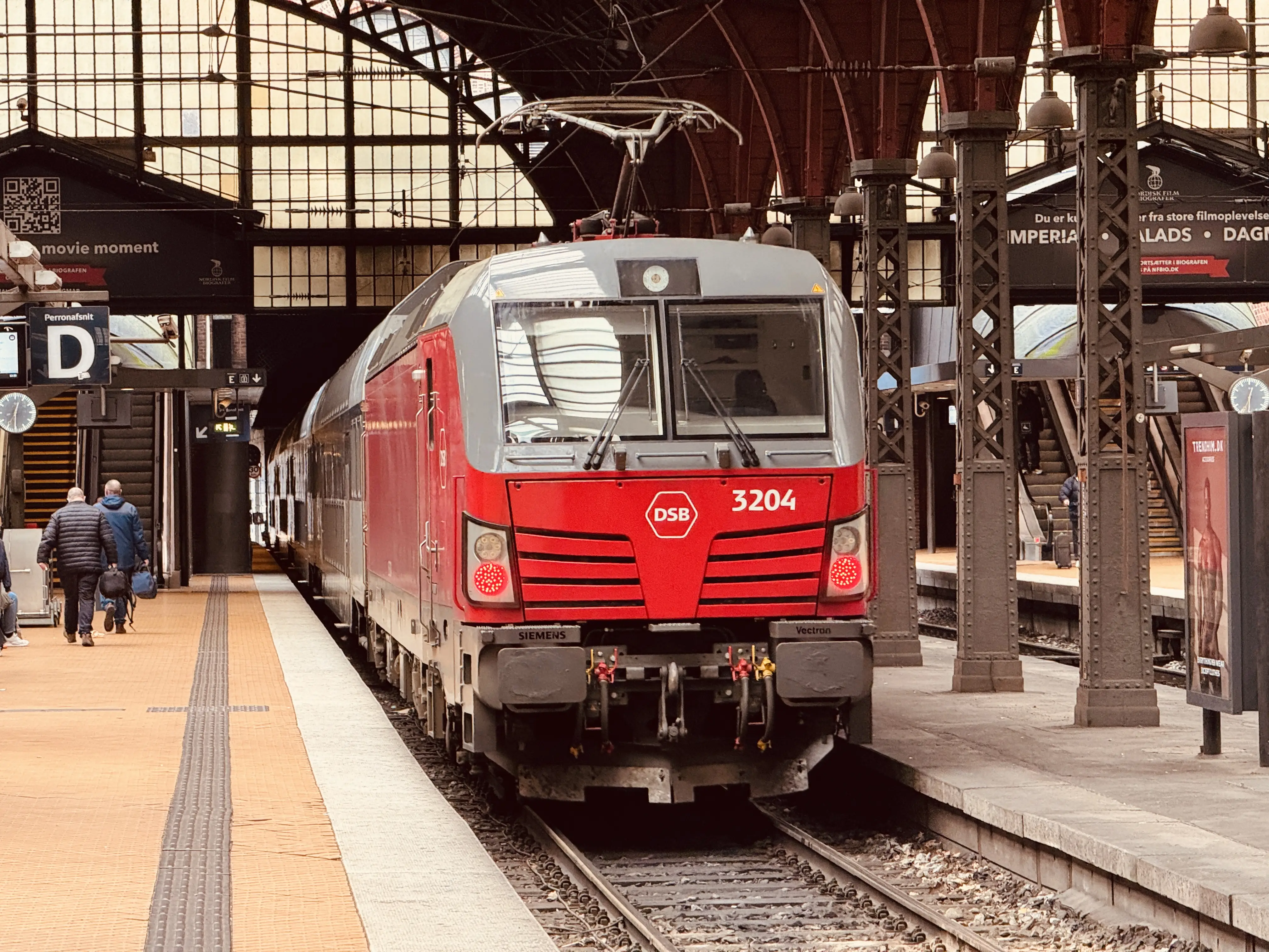 Billede af DSB EB 3204 fotograferet ud for København Hovedbanegård. Billede af DSB EB 3204 fotograferet ud for København Hovedbanegård.