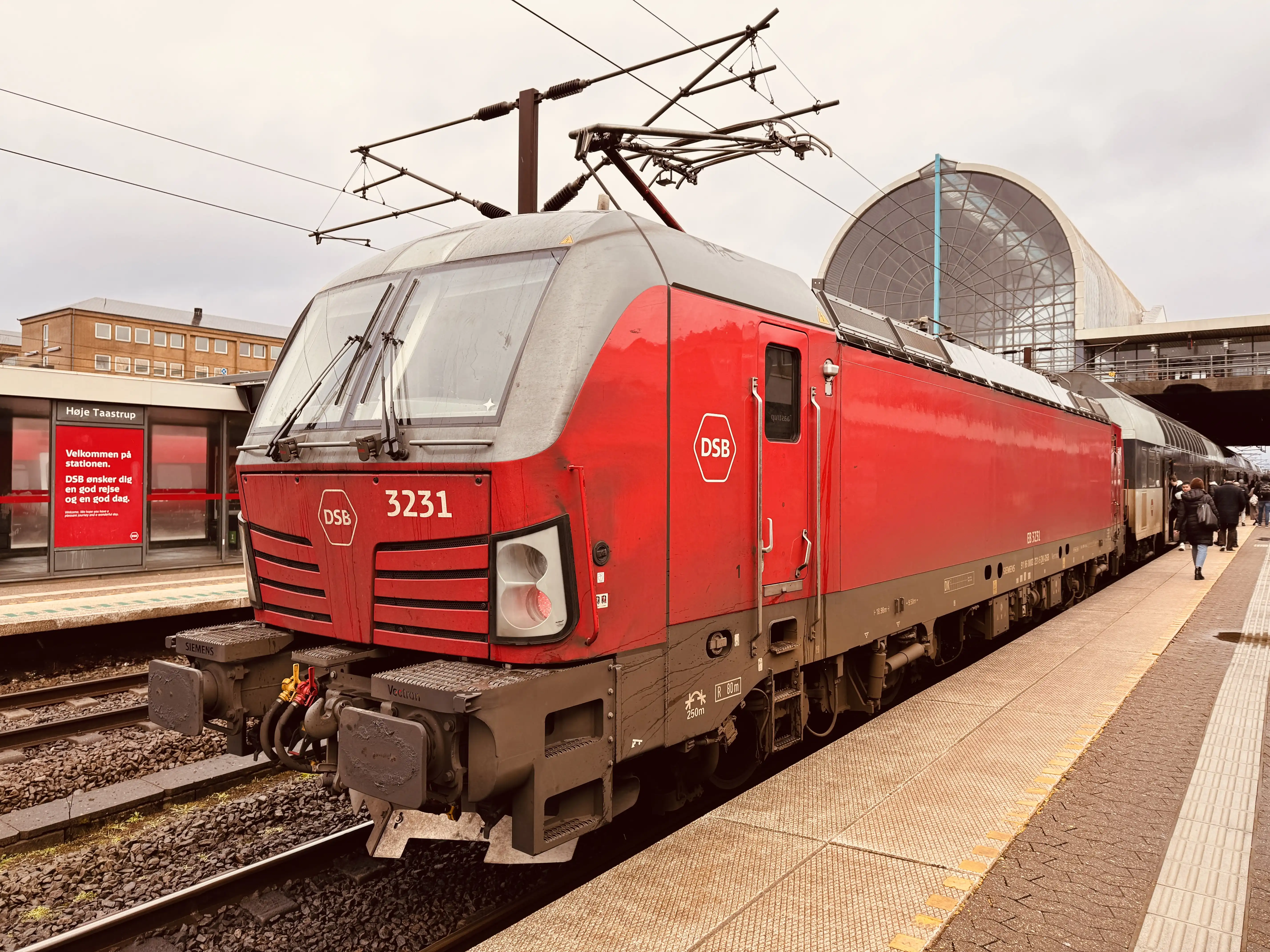 Billede af DSB EB 3231 fotograferet ud for Høje Taastrup Station. Billede af DSB EB 3231 fotograferet ud for Høje Taastrup Station.
