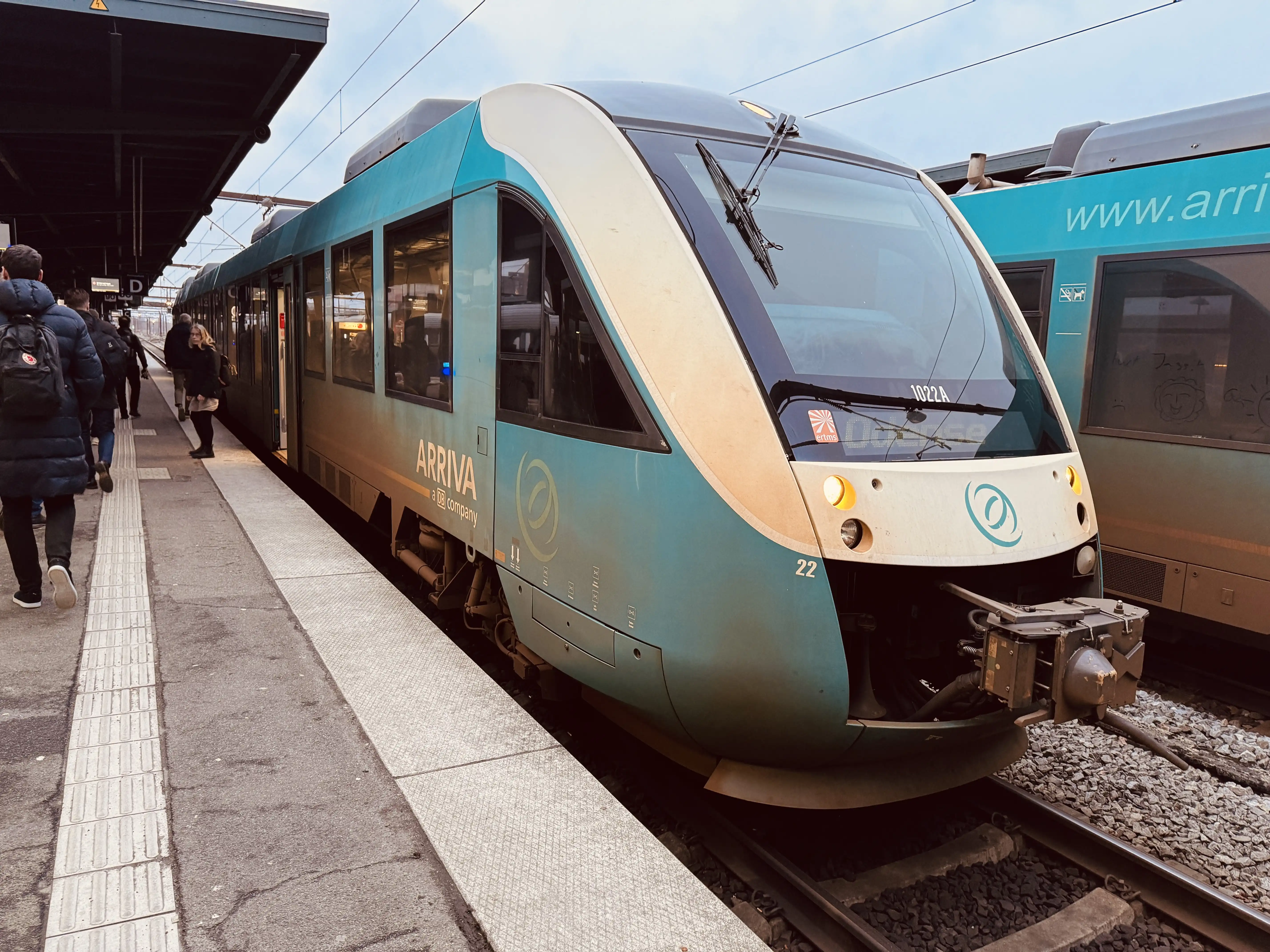 Billede af ARRIVA AR 1022 fotograferet ud for Odense Banegård Center. Billede af ARRIVA AR 1022 fotograferet ud for Odense Banegård Center.