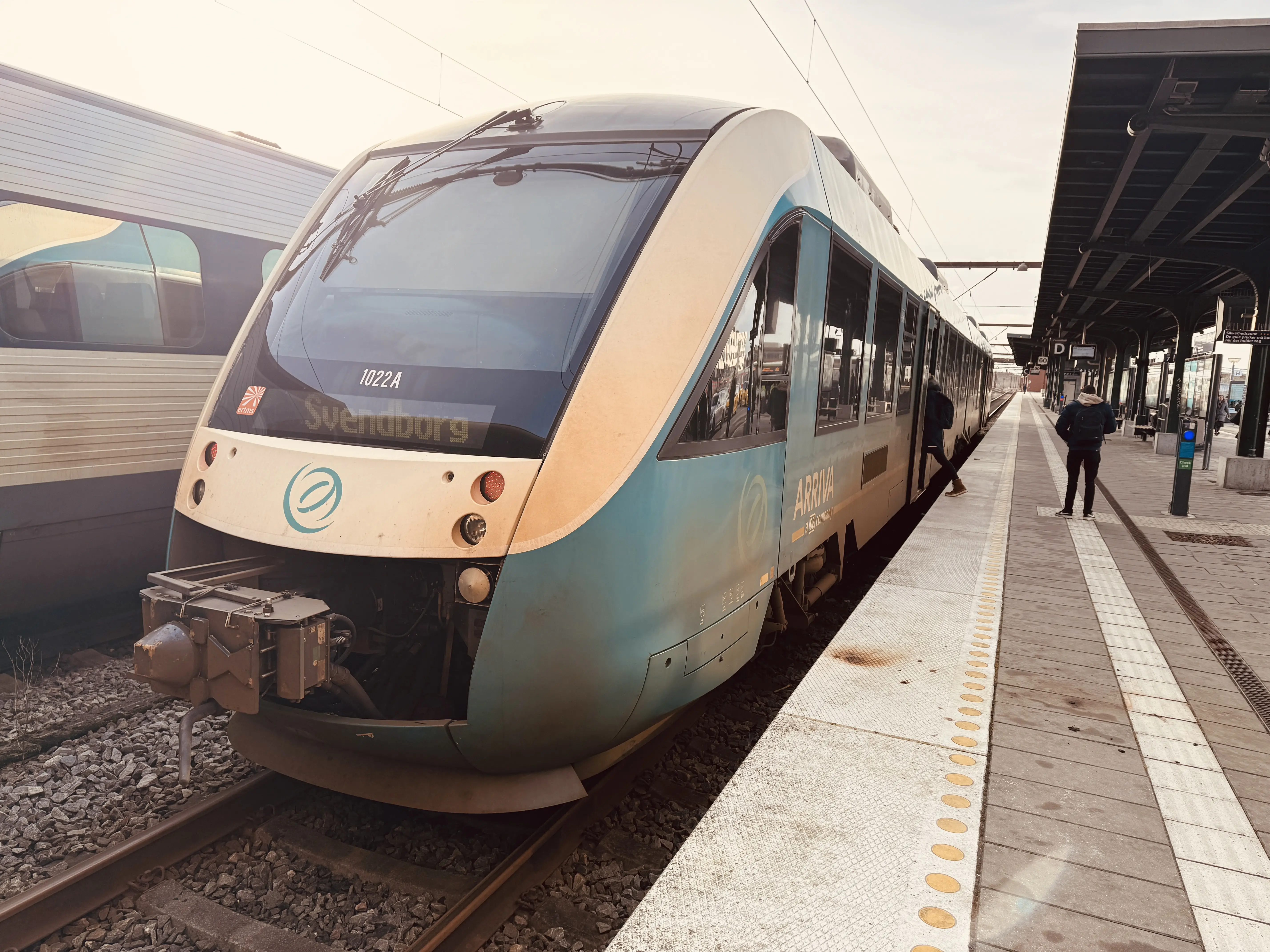 Billede af ARRIVA AR 1022 fotograferet ud for Odense Banegård Center. Billede af ARRIVA AR 1022 fotograferet ud for Odense Banegård Center.