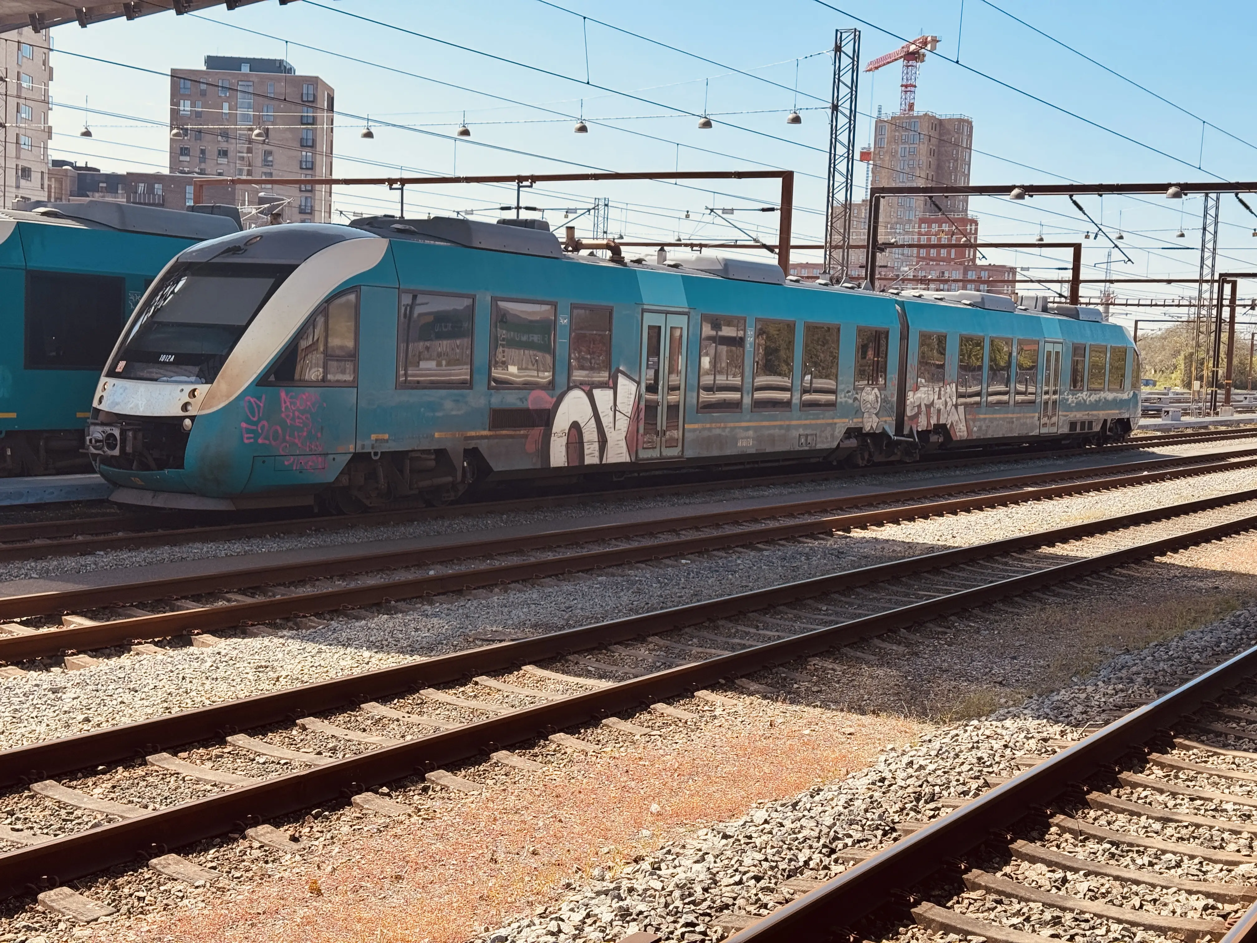 Billede af ARRIVA AR 1022 fotograferet ud for Odense Banegård Center. Billede af ARRIVA AR 1022 fotograferet ud for Odense Banegård Center.