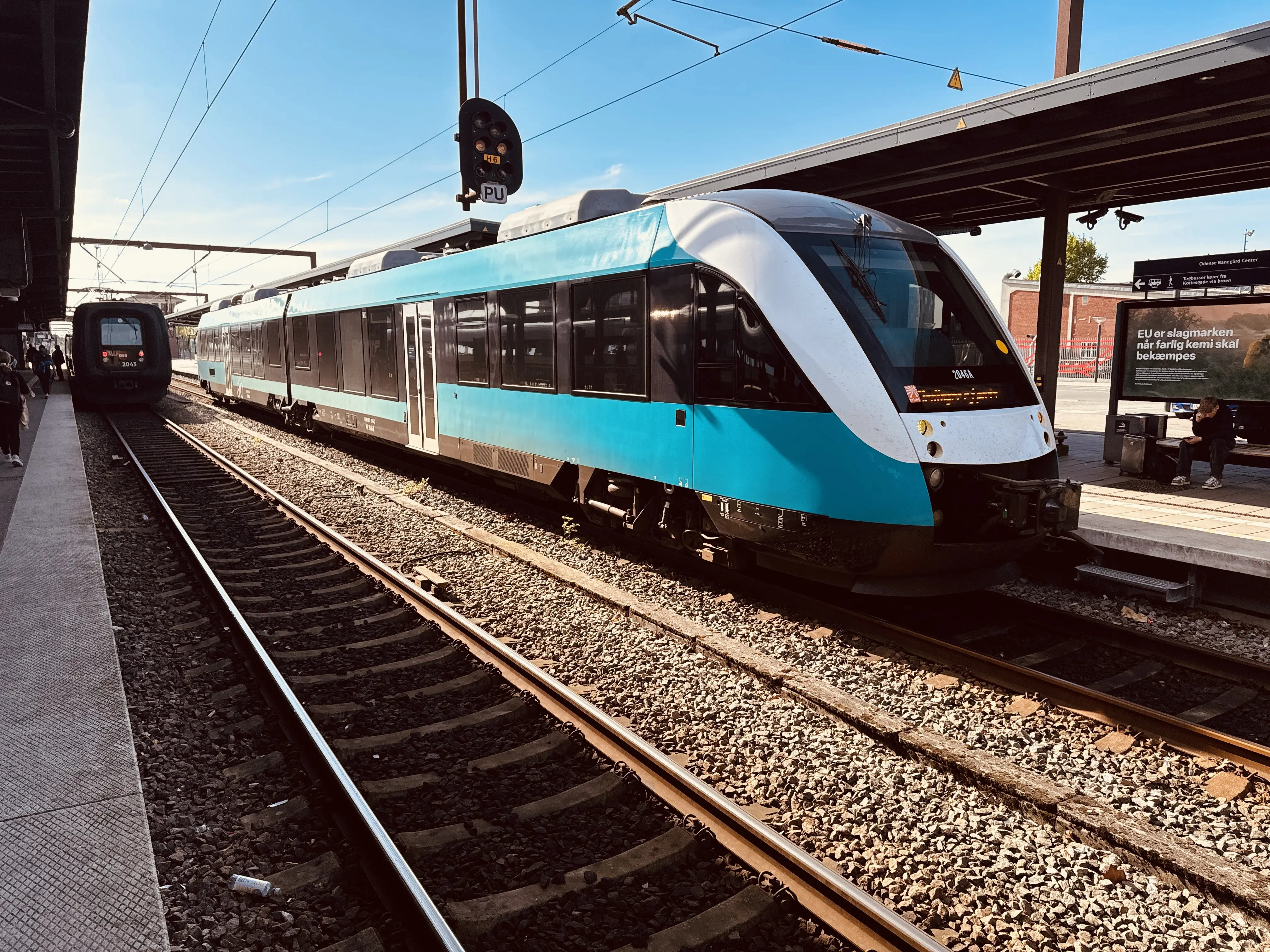 Billede af ARRIVA AR 2046 fotograferet ud for Odense Banegård Center. Billede af ARRIVA AR 2046 fotograferet ud for Odense Banegård Center.