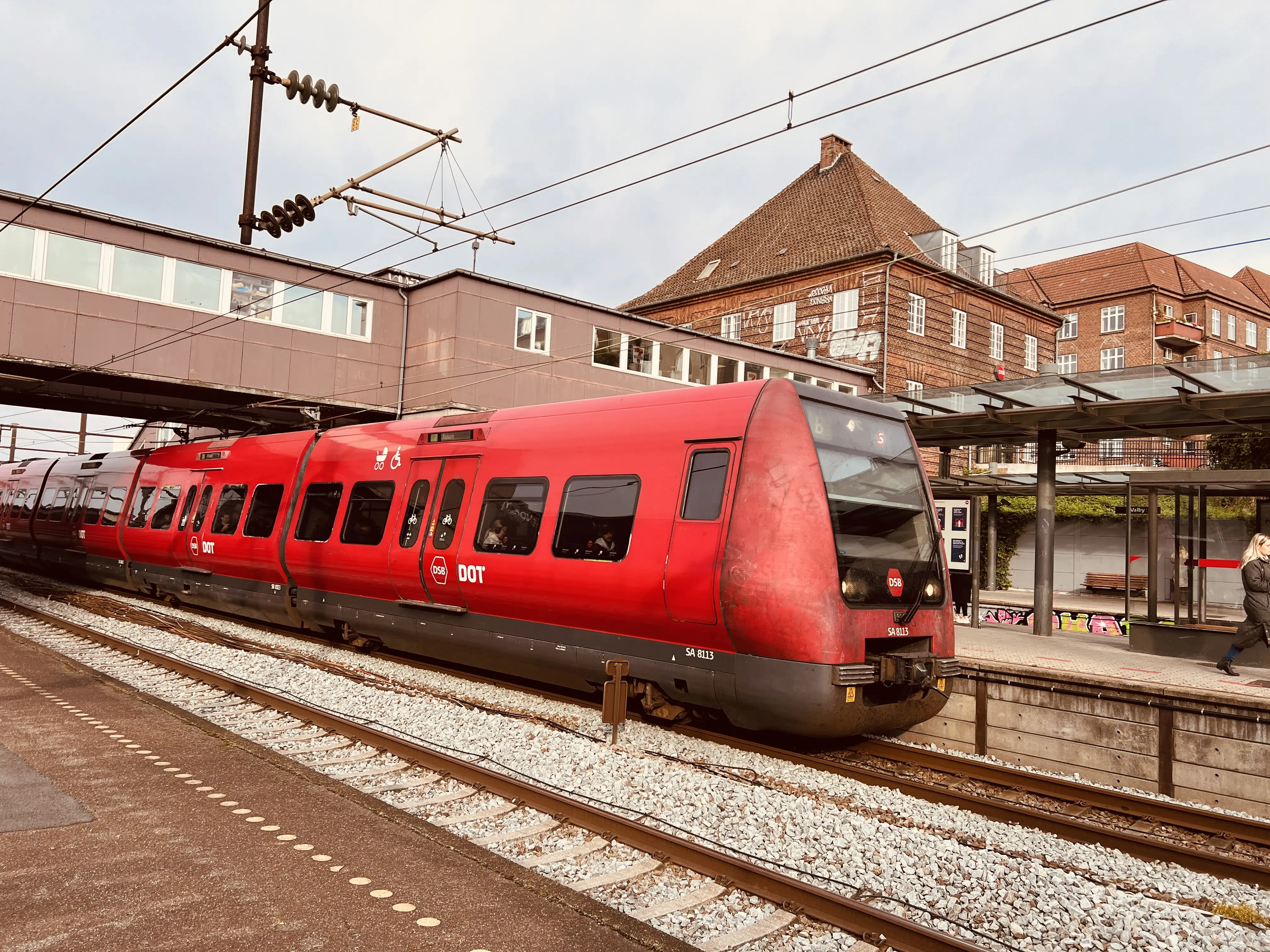 Billede af DSB SA 8113 fotograferet ud for Valby Station. Billede af DSB SA 8113 fotograferet ud for Valby Station.