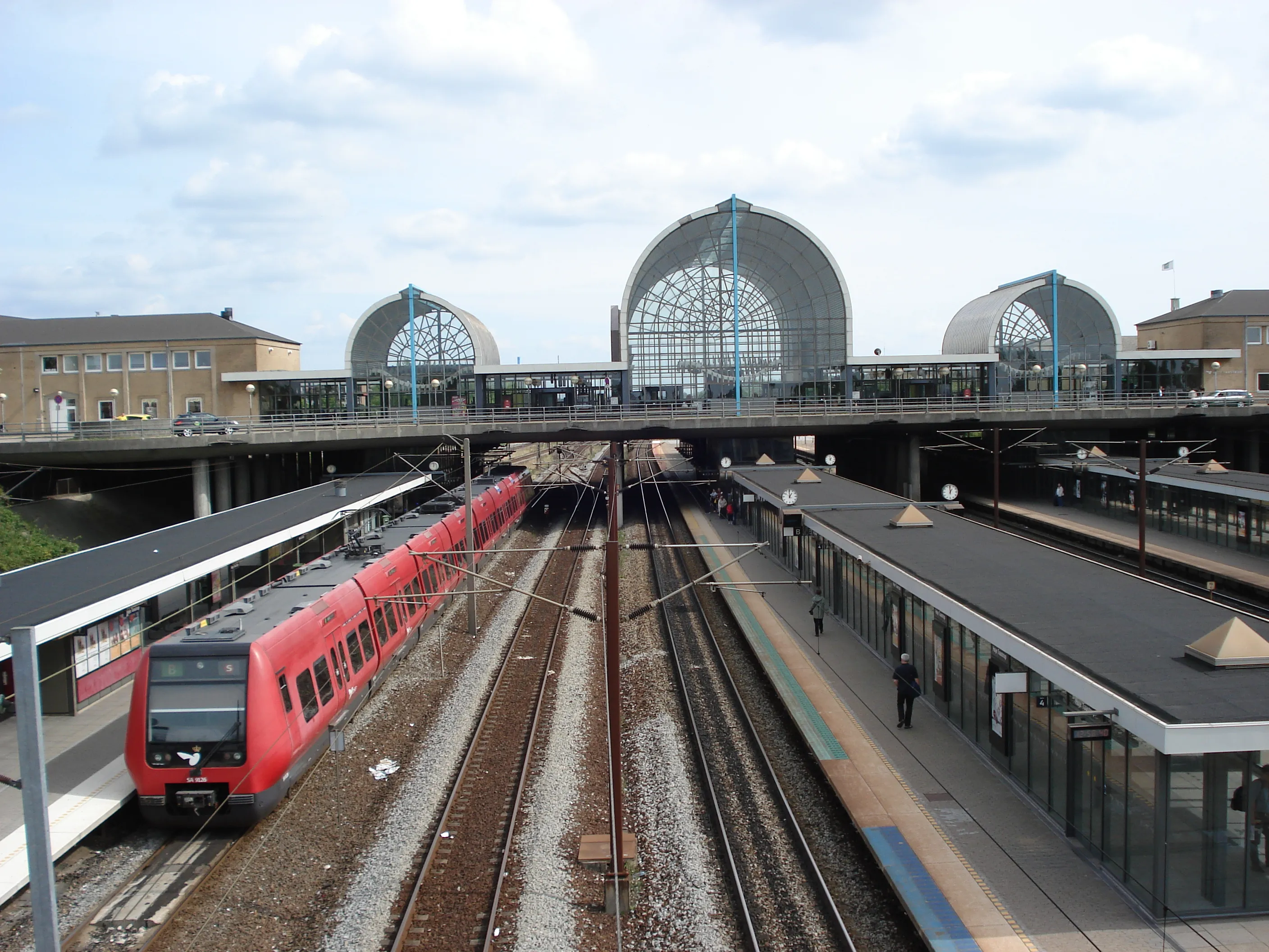 Billede af DSB SA 8126 fotograferet ud for Høje Taastrup Station. Billede af DSB SA 8126 fotograferet ud for Høje Taastrup Station.