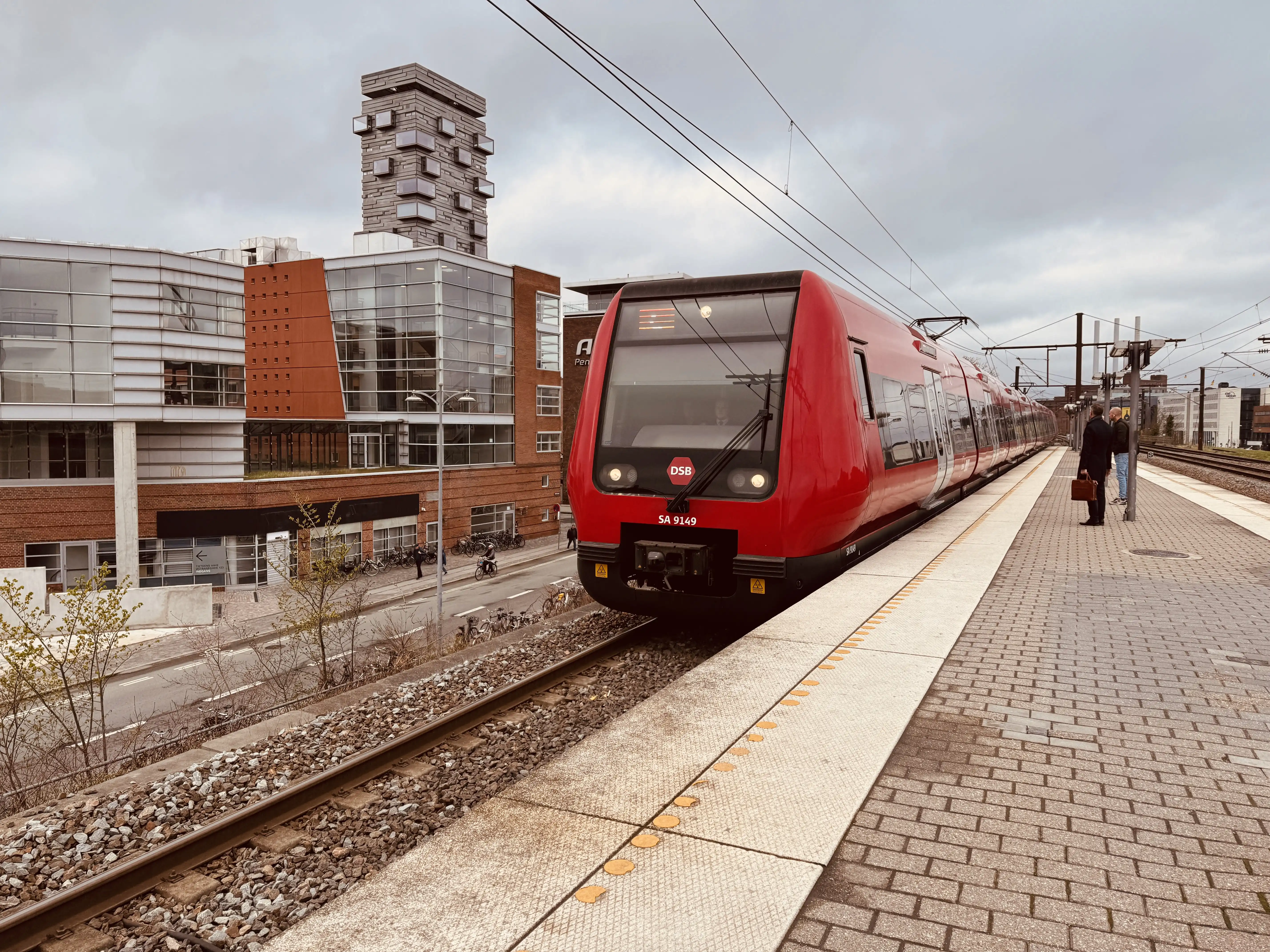 Billede af DSB SA 8149 fotograferet ud for Nordhavn S-togstrinbræt.